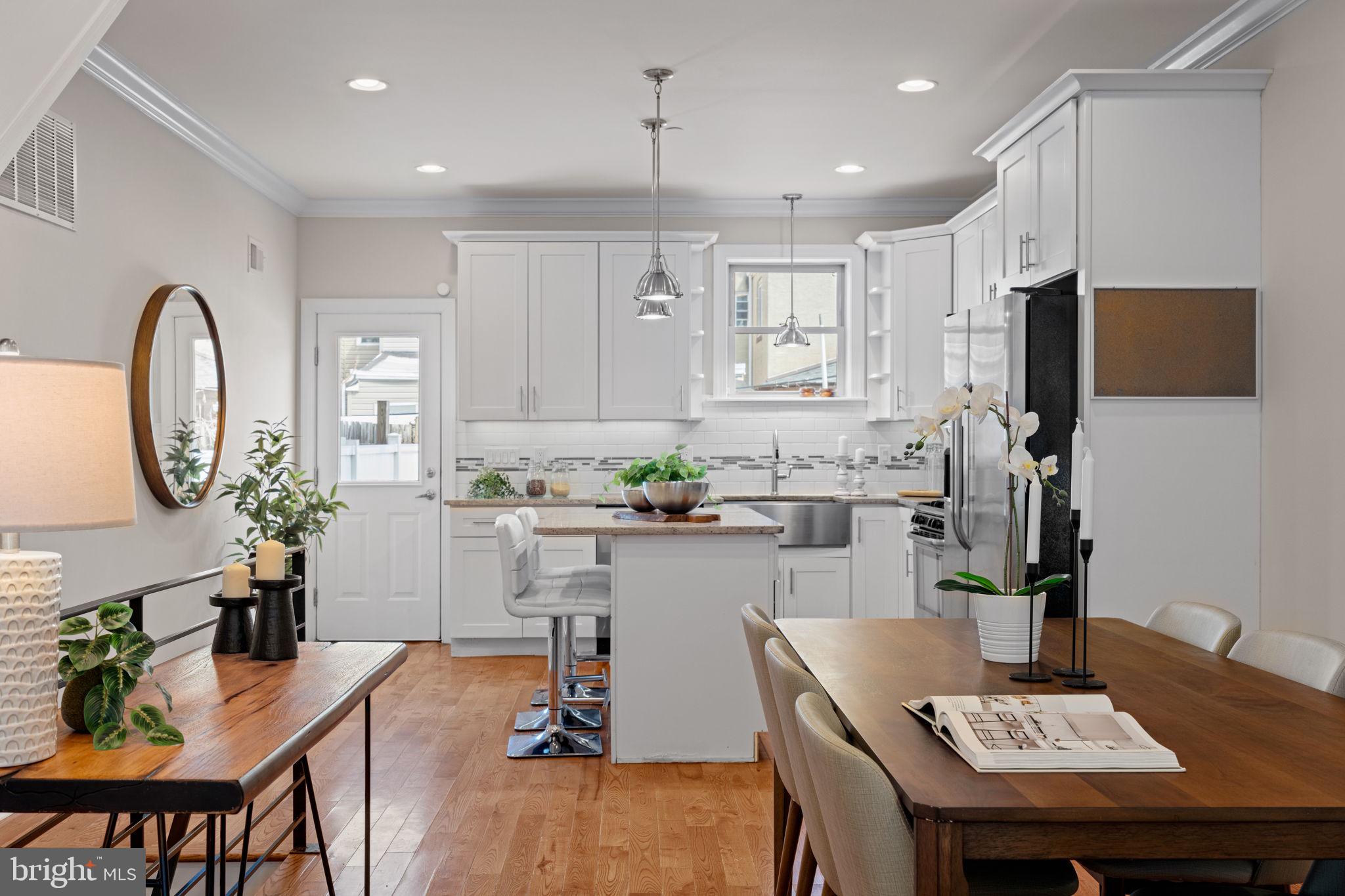 EAST KENSINGTON - Residential