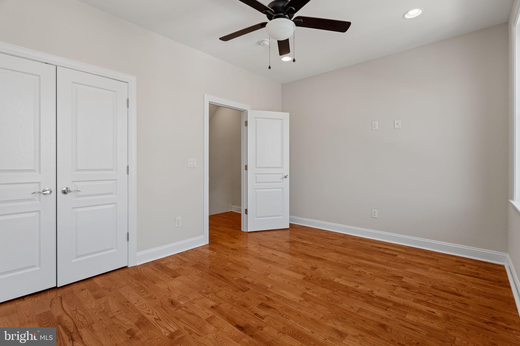 EAST KENSINGTON - Residential