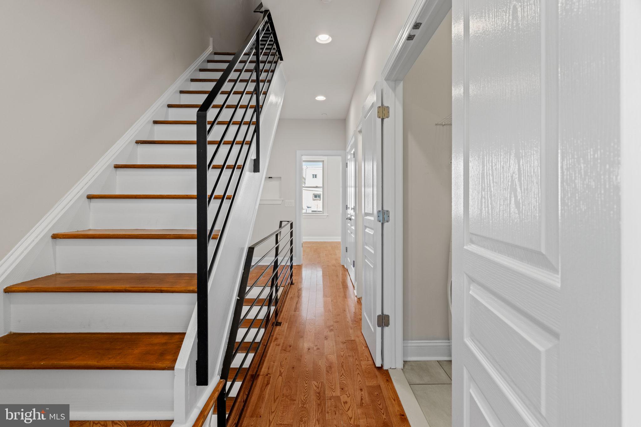 EAST KENSINGTON - Residential