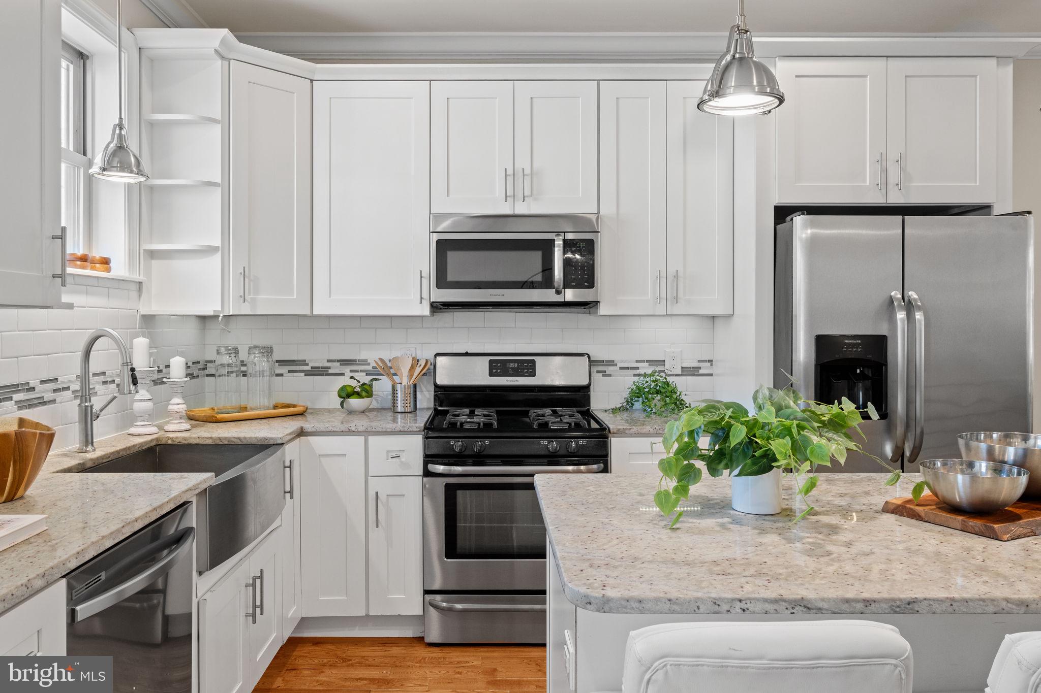 EAST KENSINGTON - Residential