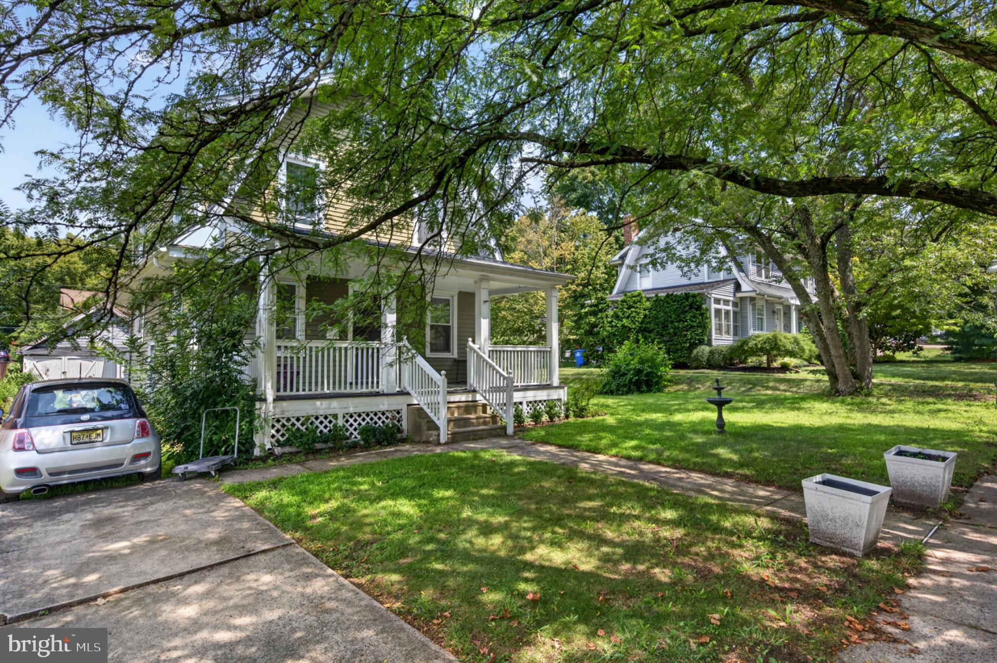 910 HIGHLAND