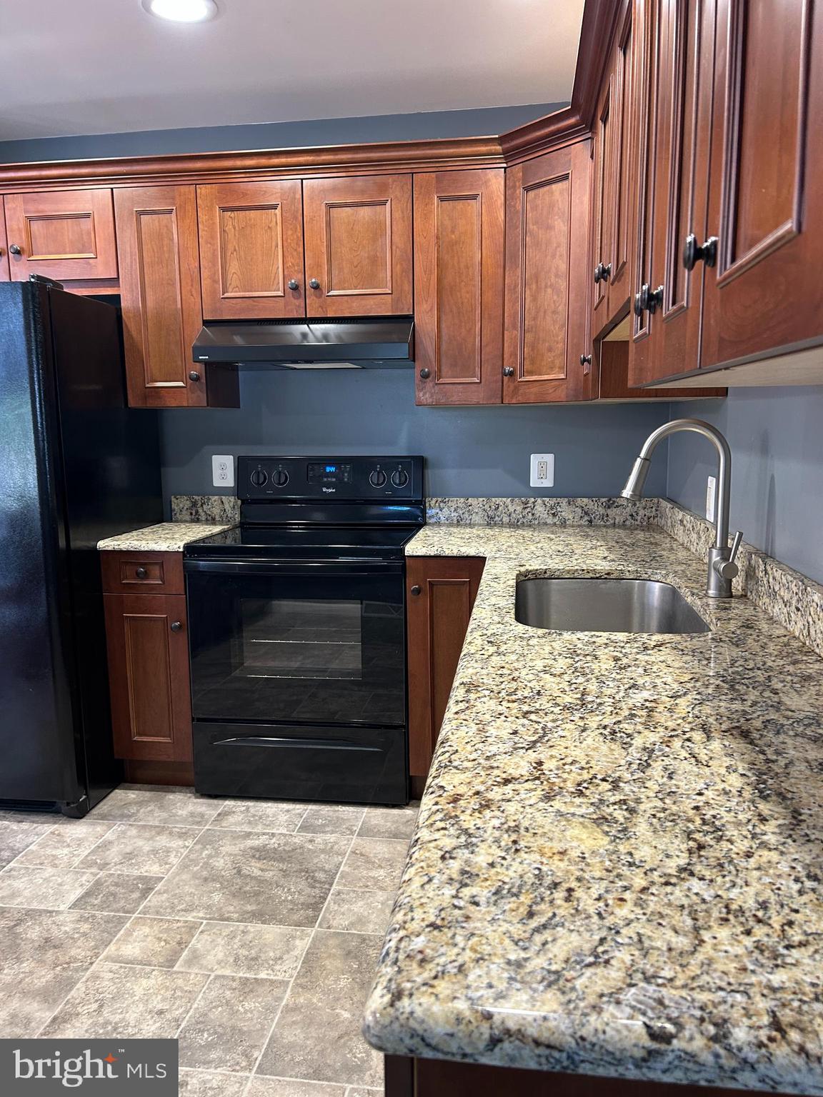 000 - Residential Lease