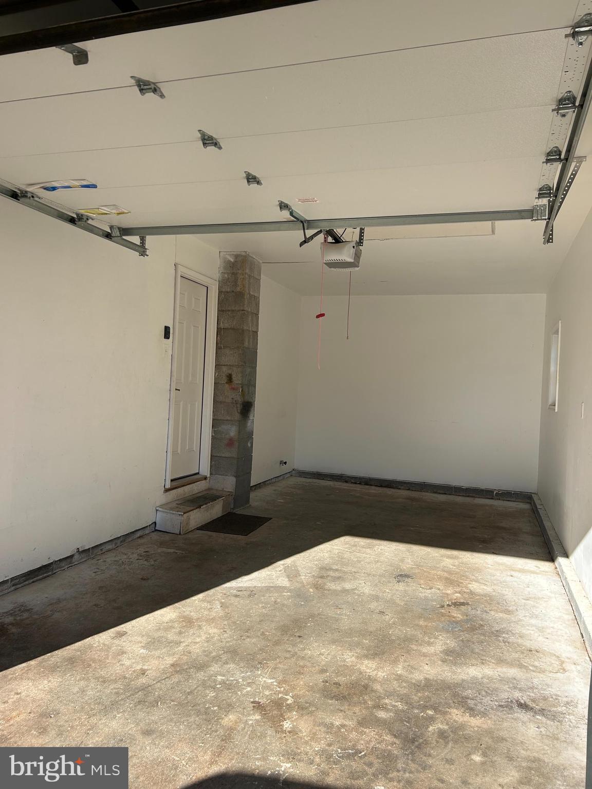 000 - Residential Lease