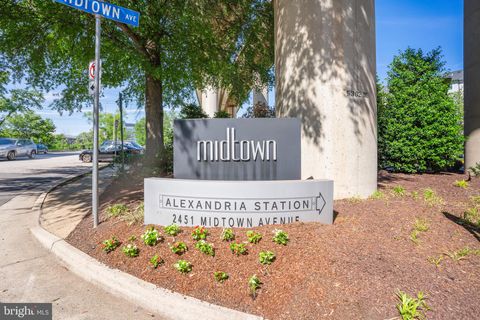 Photo of 2451 Midtown Avenue #1315, ALEXANDRIA, VA 22303 (MLS # VAFX2313094)