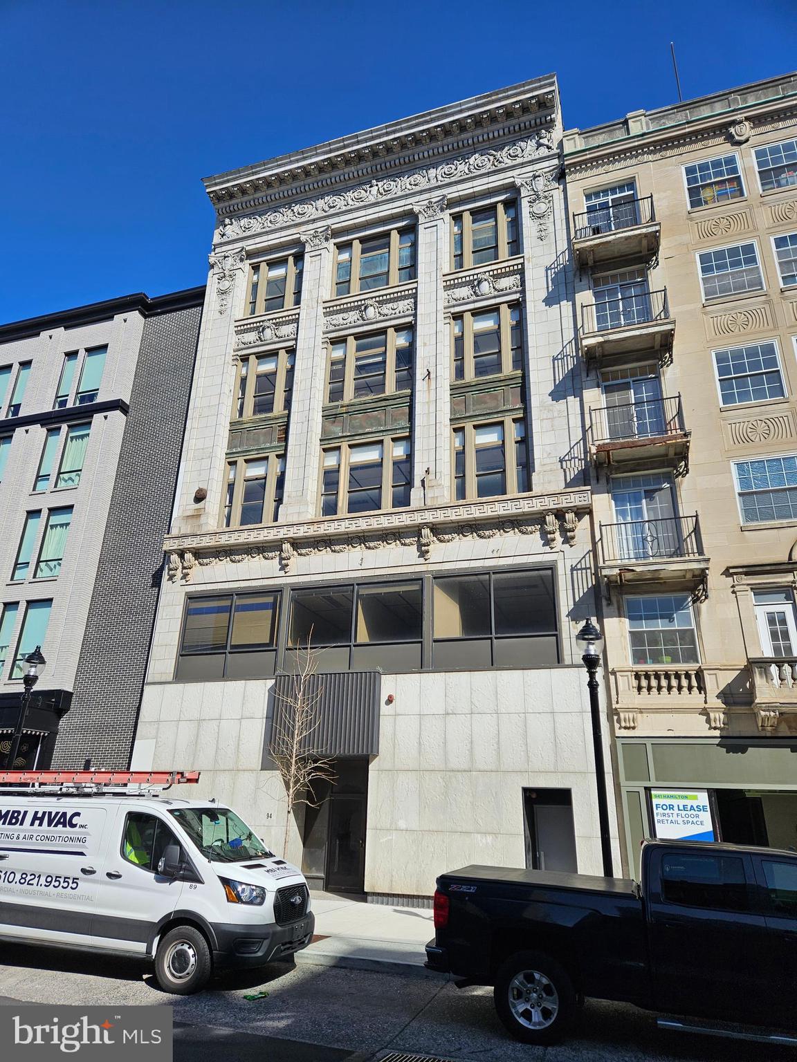 943 W HAMILTON