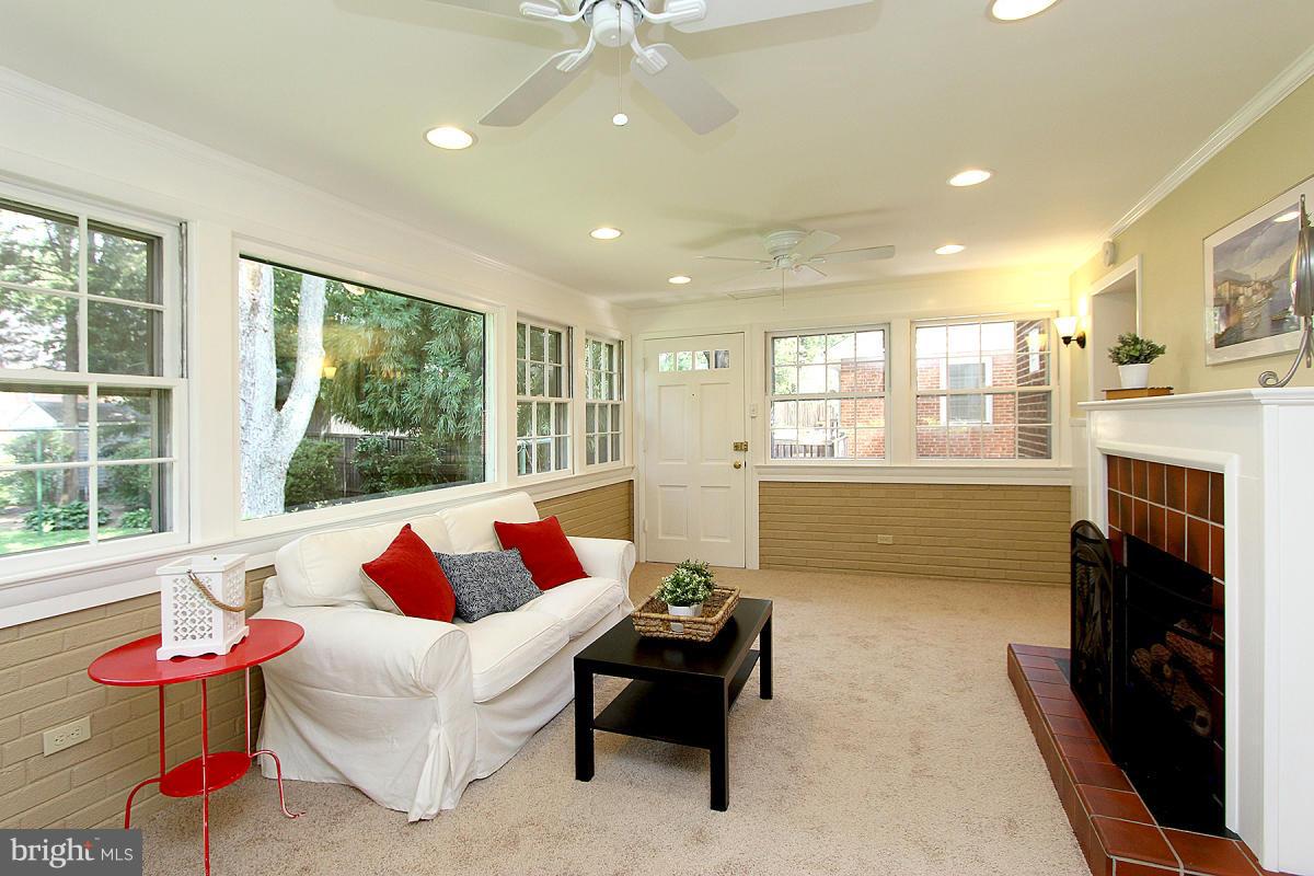 COUNTRY CLUB PARK - Residential