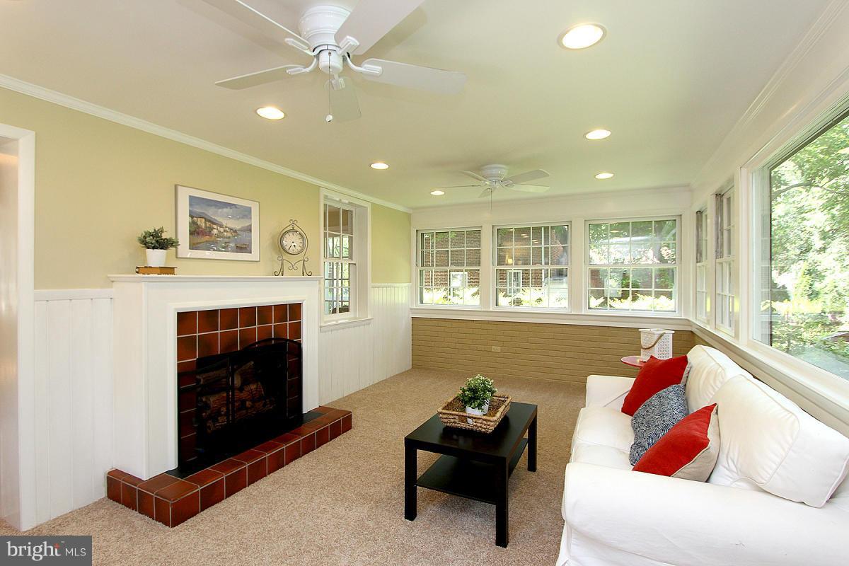 COUNTRY CLUB PARK - Residential