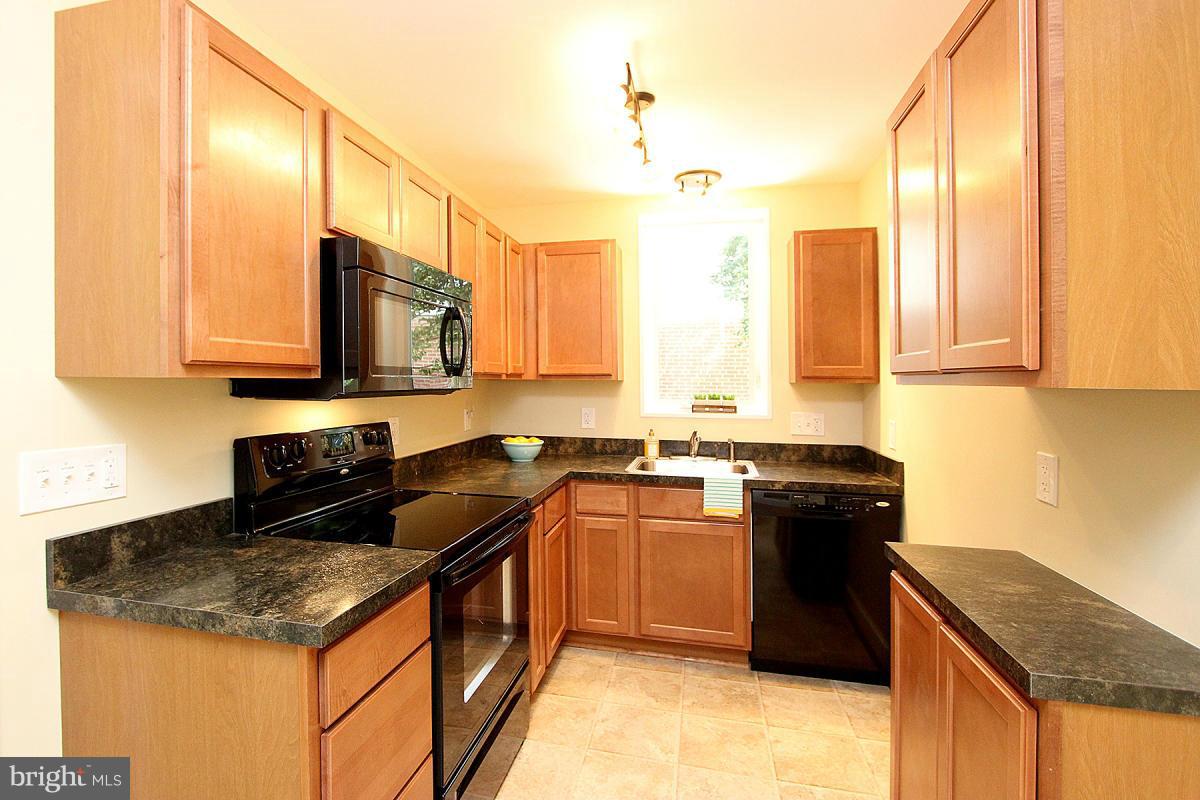 COUNTRY CLUB PARK - Residential