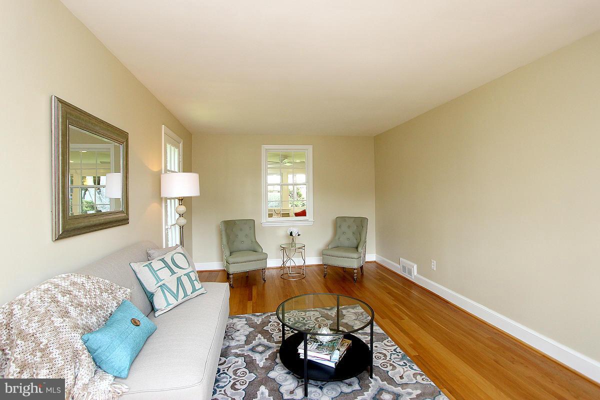 COUNTRY CLUB PARK - Residential