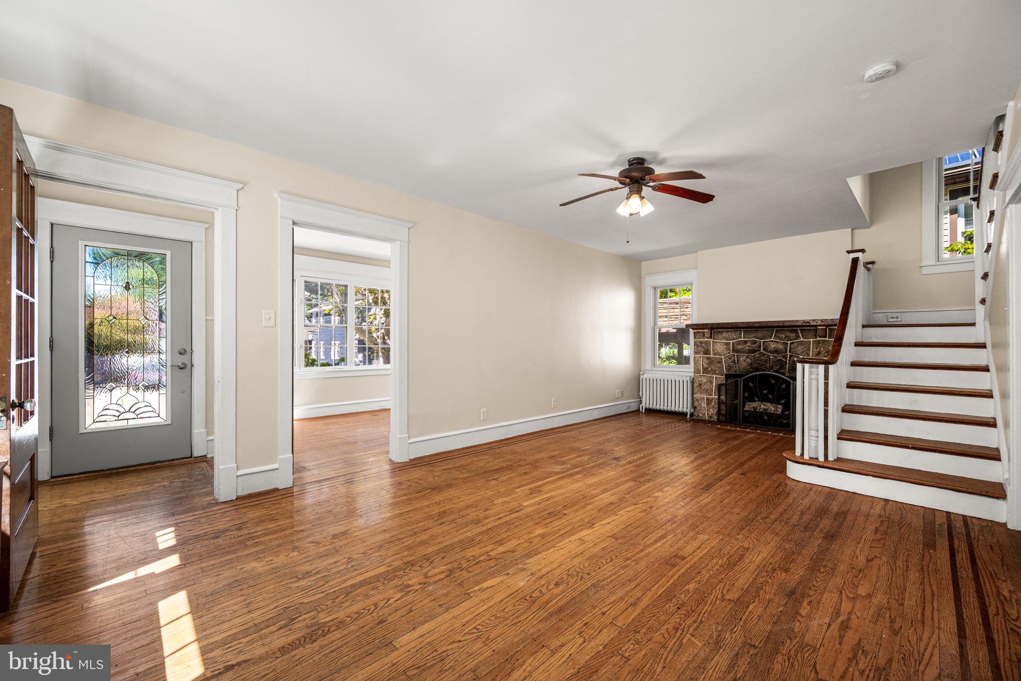 112 E FRANKLIN AVENUE