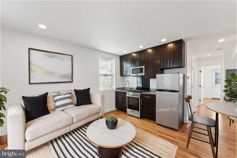 MLS: DCDC2191188