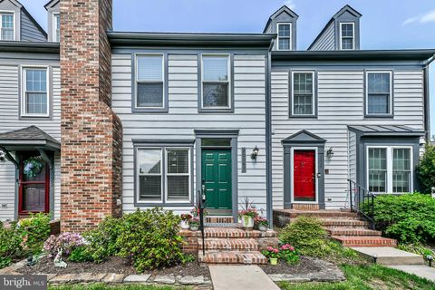 Photo of 20061 Crew Square, ASHBURN, VA 20147 (MLS # VALO2121604)