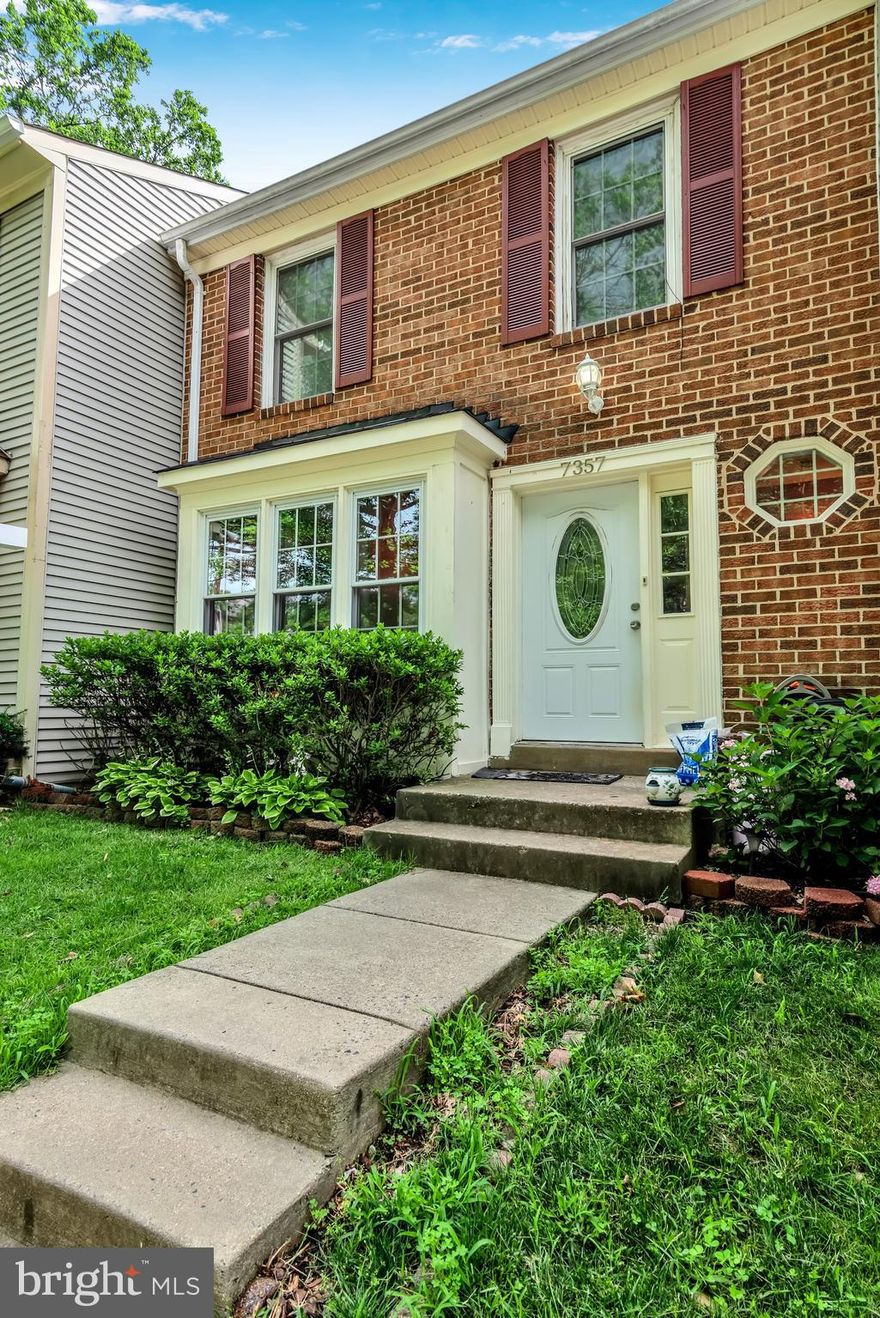 WOW! Gorgeous kitchen with granite & stainless appliances,  HUGE dining room, living room and family room, each with a fireplace, walkout basement with a full bathroom, large deck AND patio, backing to a wooded area. 5 Minute drive to Fort Belvoir, 8 Minute Drive to Springfield Towncenter, Virginia Railway Express (VRE) and Springfield Golf & Country Club.