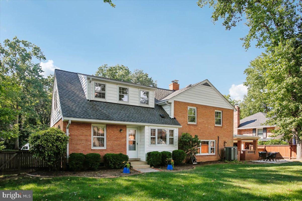 8505 STABLE DRIVE