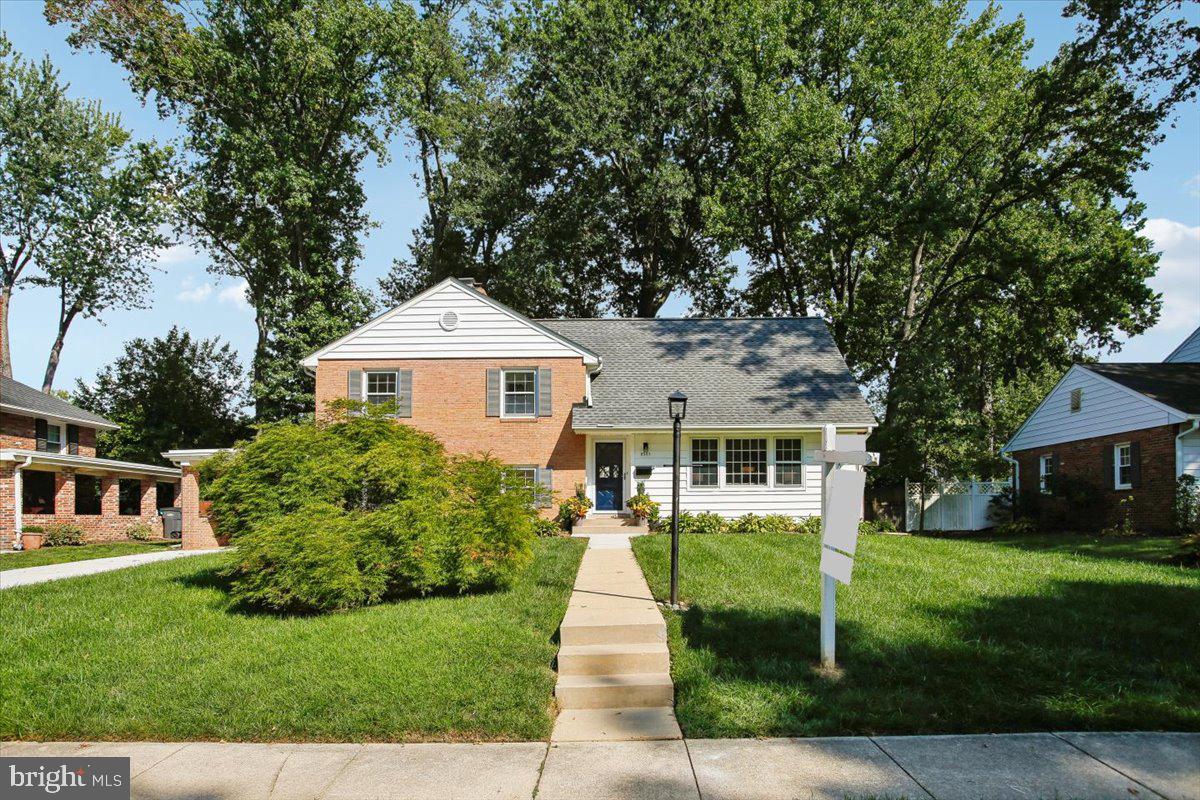 8505 STABLE DRIVE