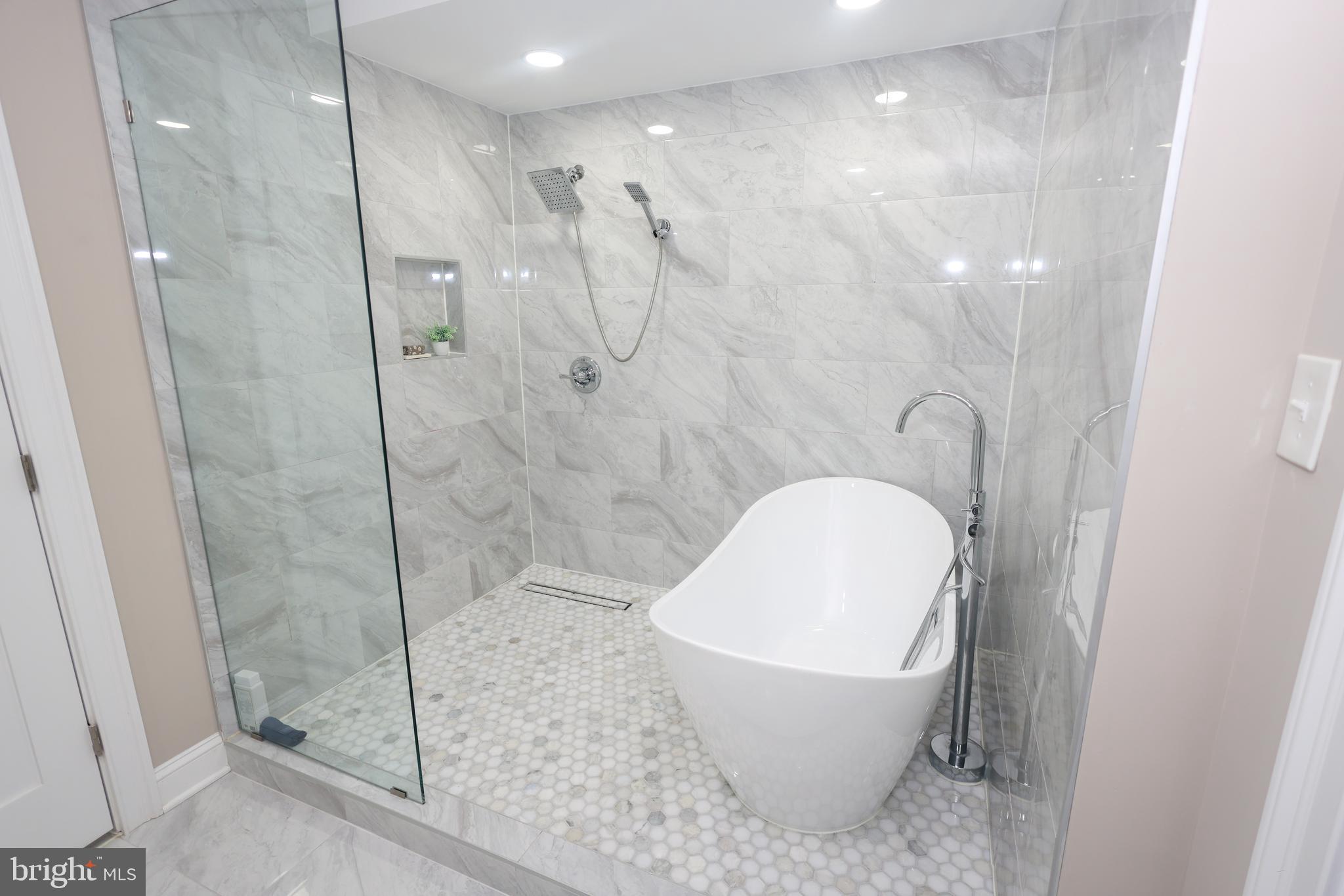 3151 NEWTON STREET NE