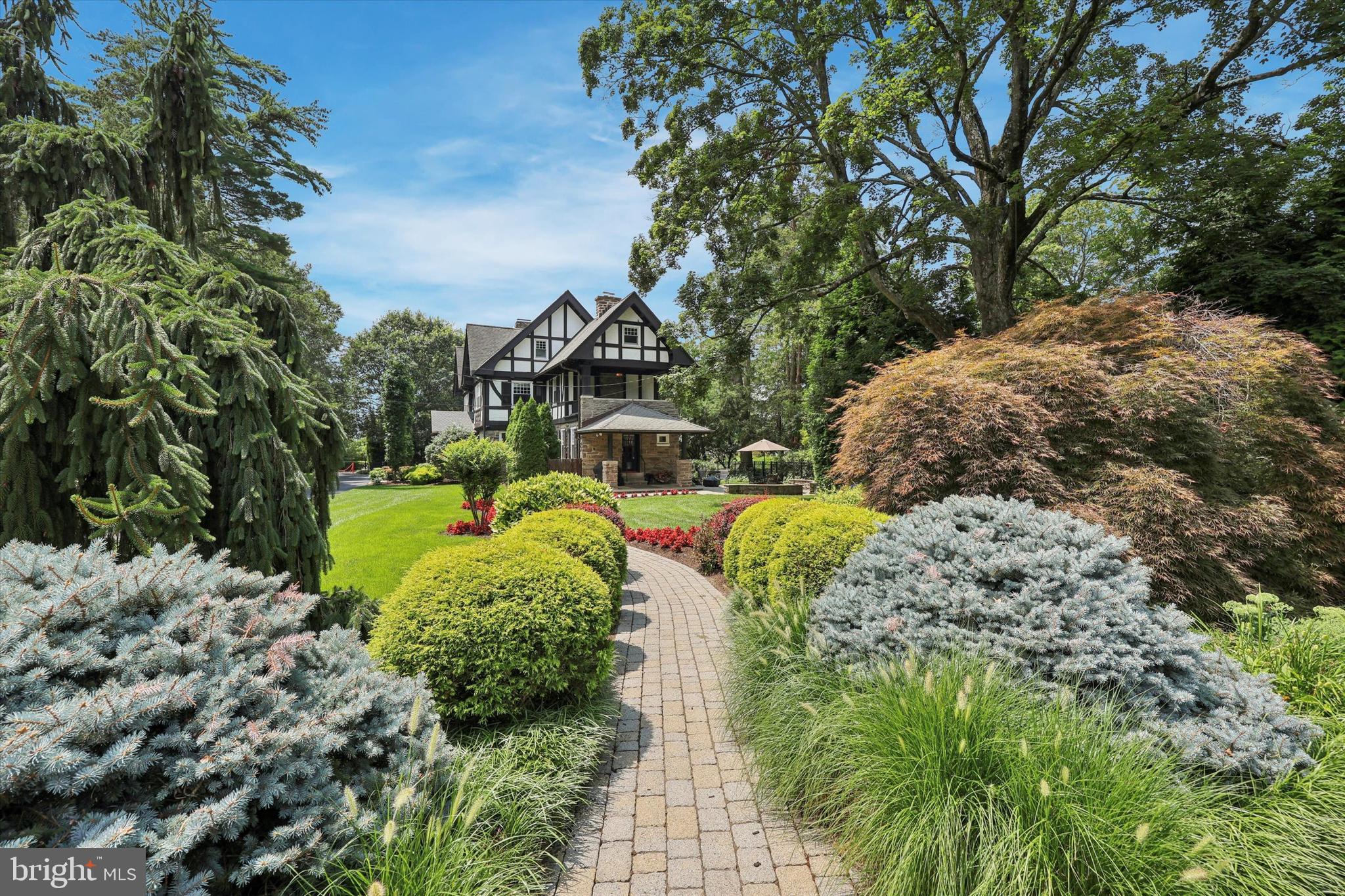 CHESTNUT HILL - Residential