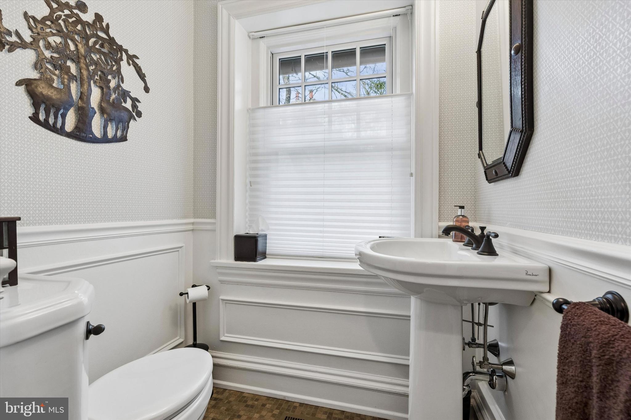 CHESTNUT HILL - Residential