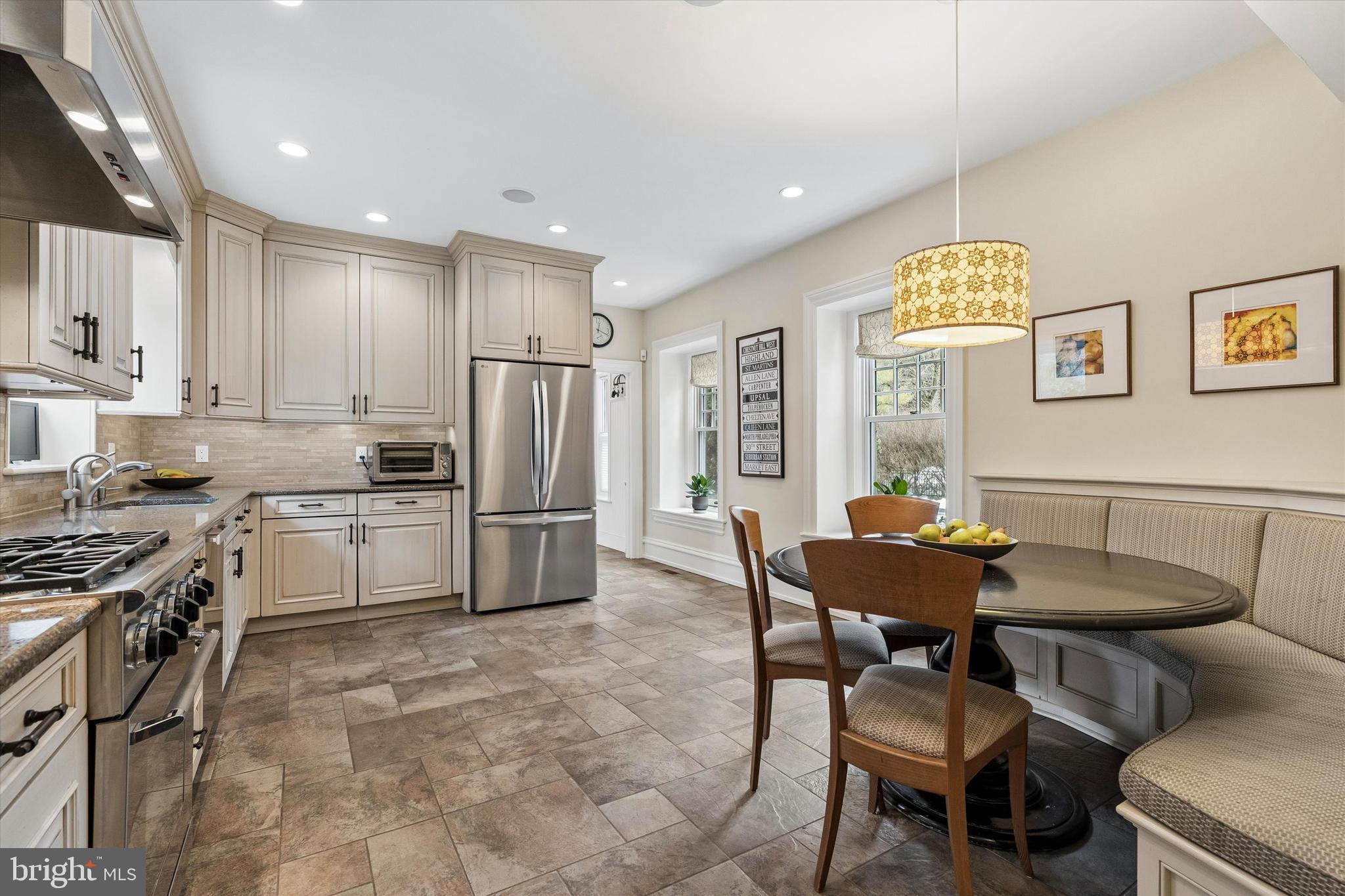 CHESTNUT HILL - Residential