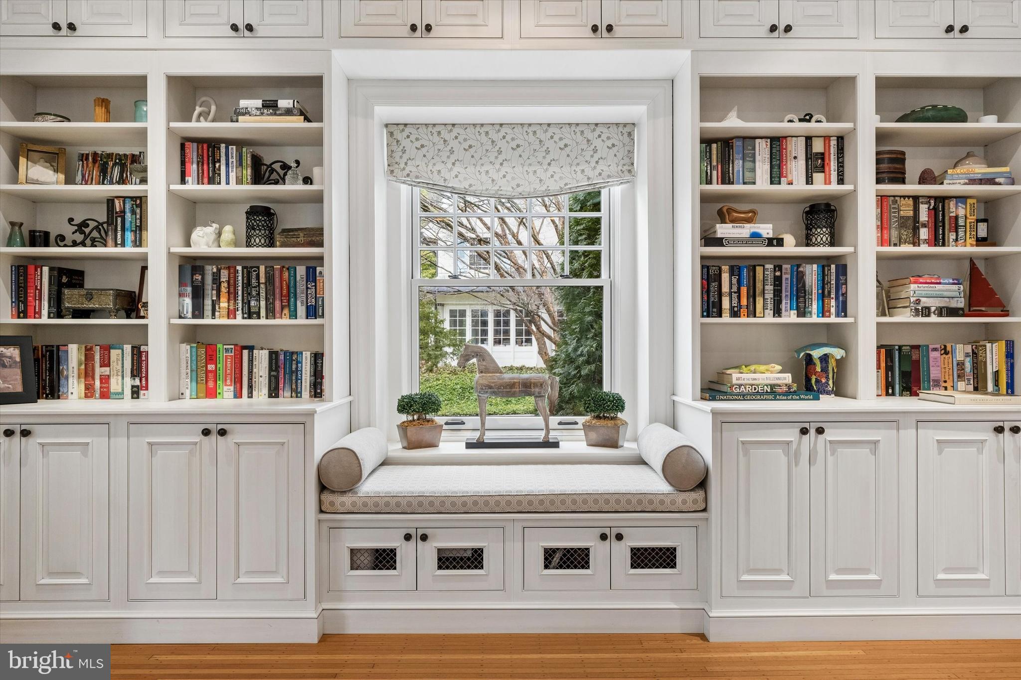 CHESTNUT HILL - Residential