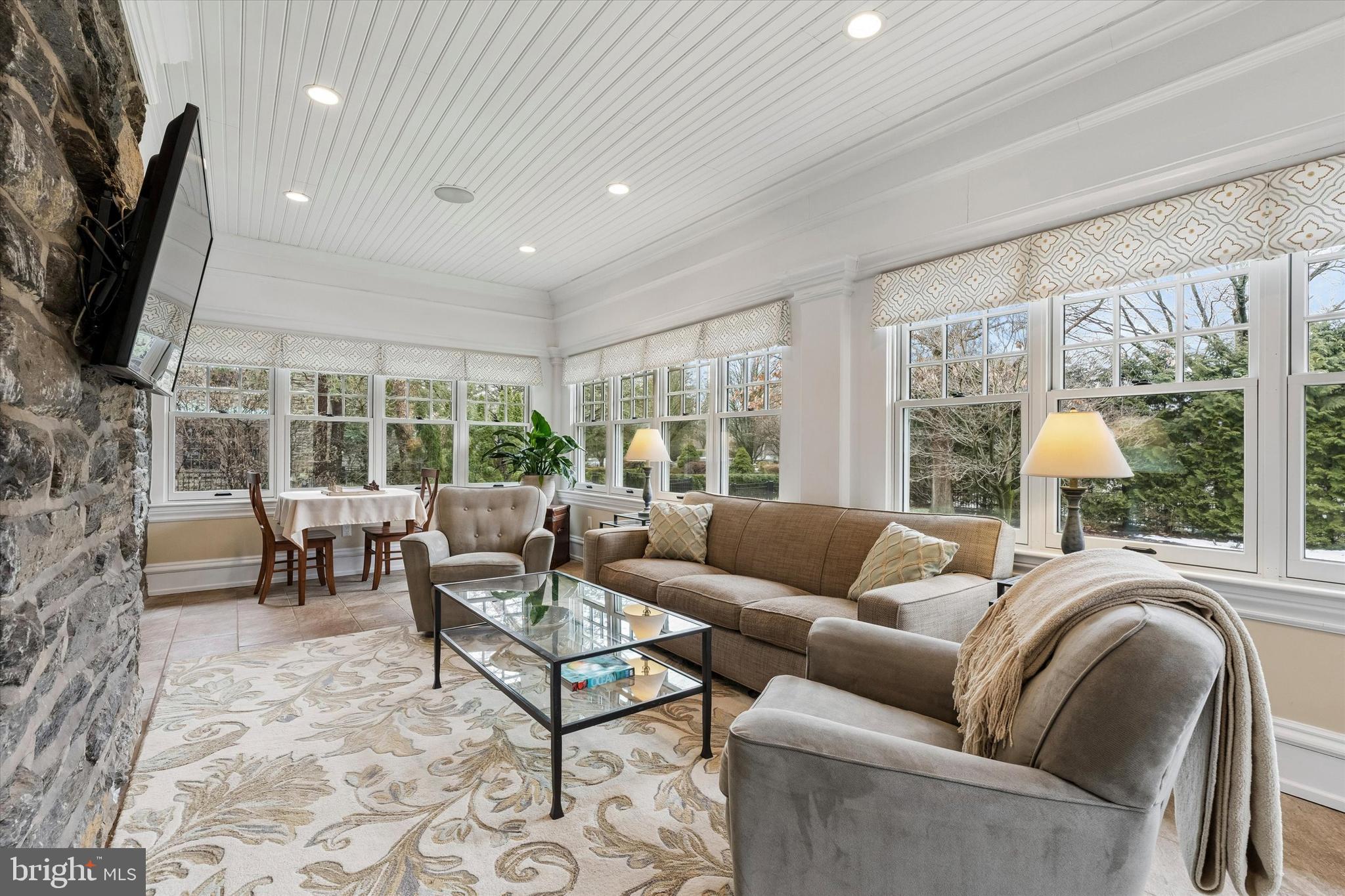 CHESTNUT HILL - Residential