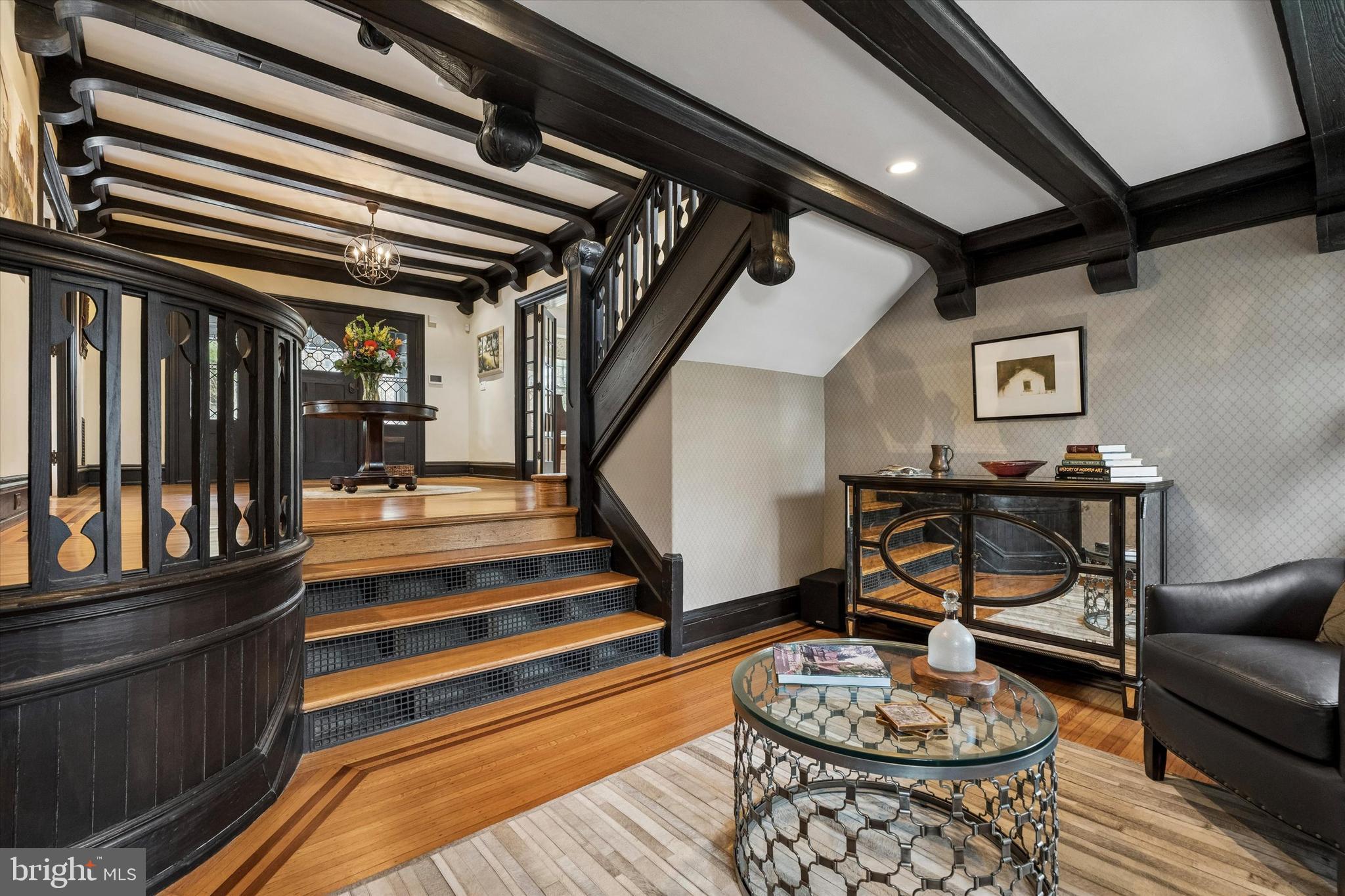 CHESTNUT HILL - Residential