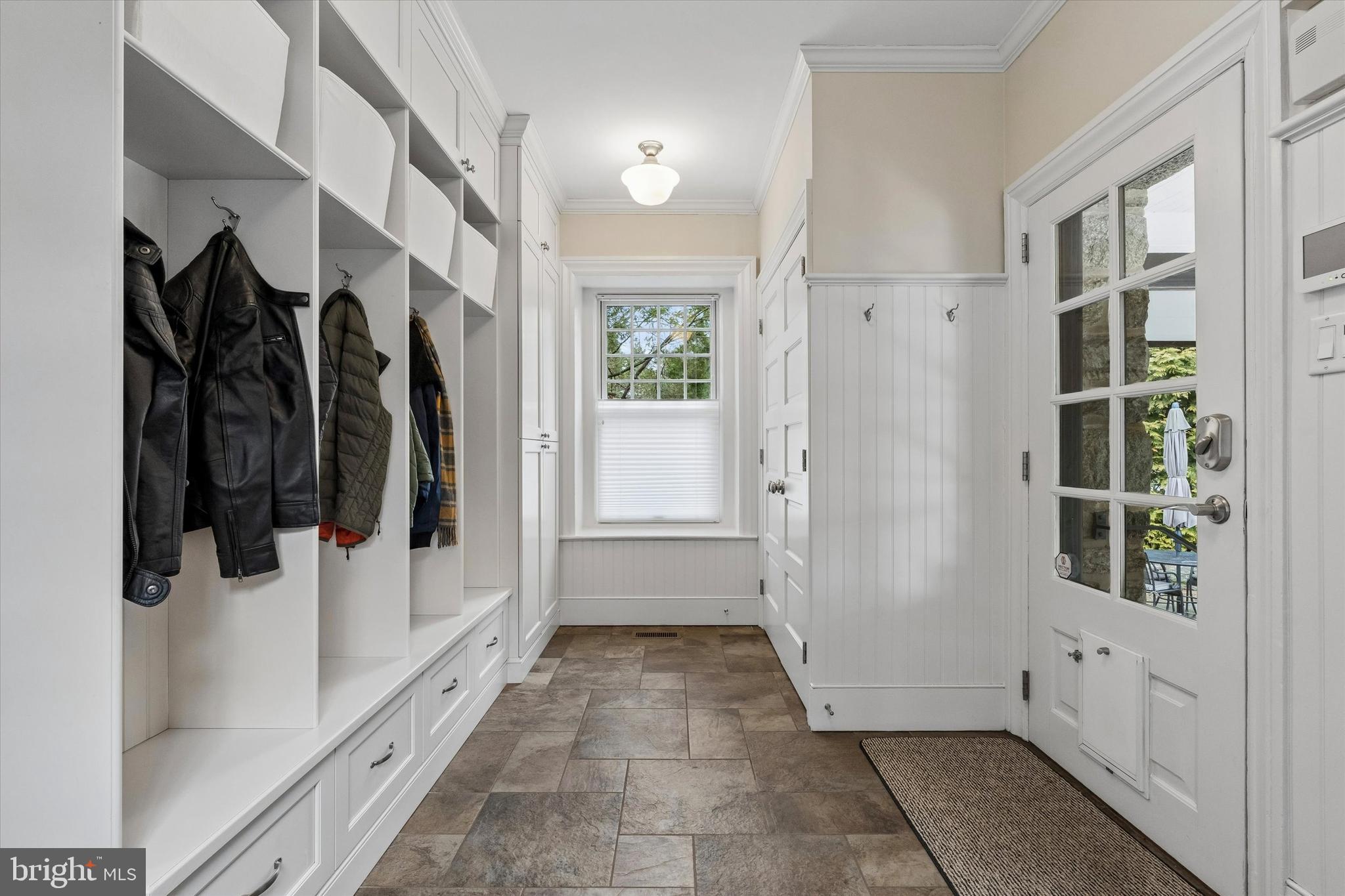 CHESTNUT HILL - Residential