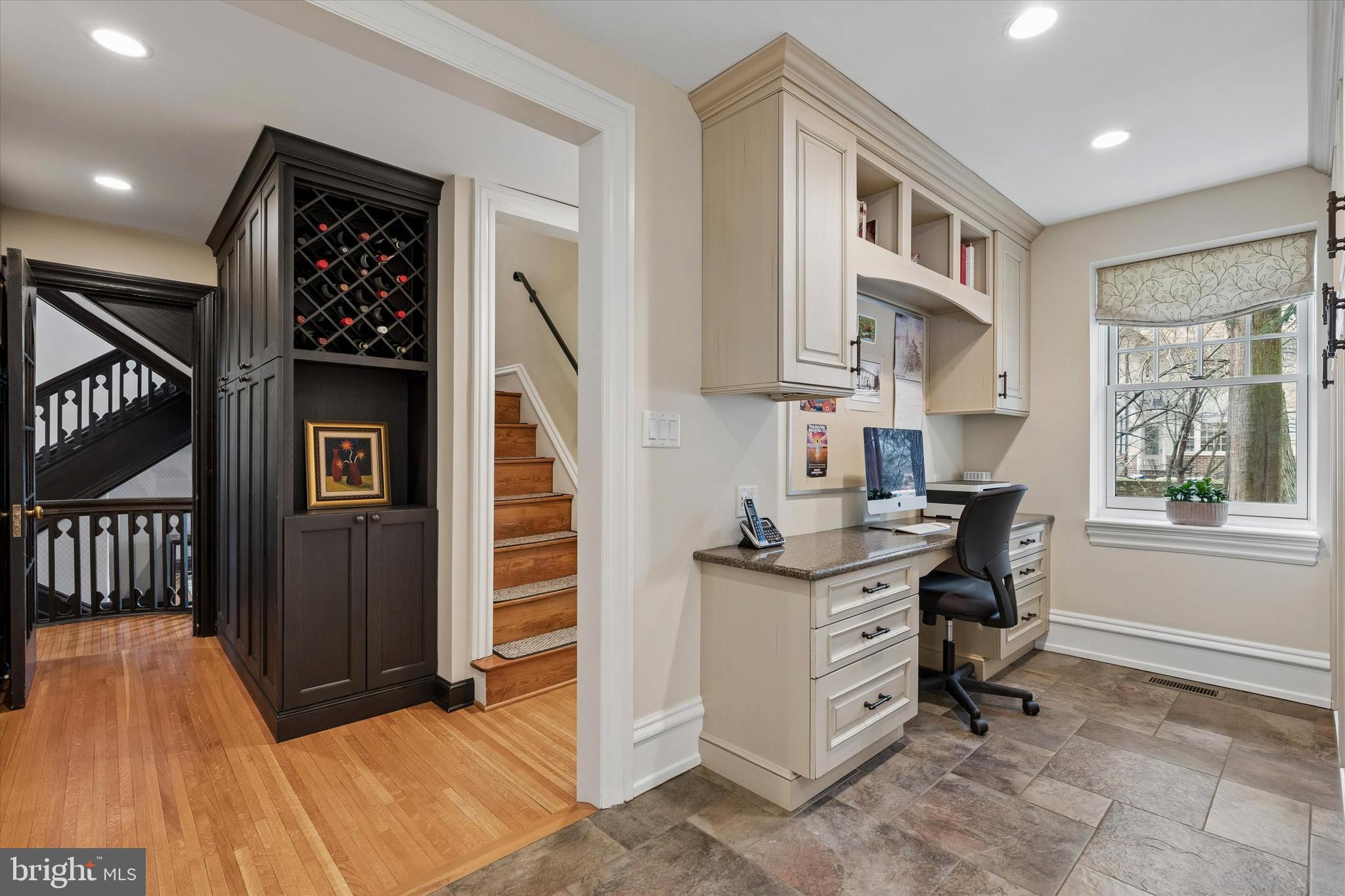 CHESTNUT HILL - Residential