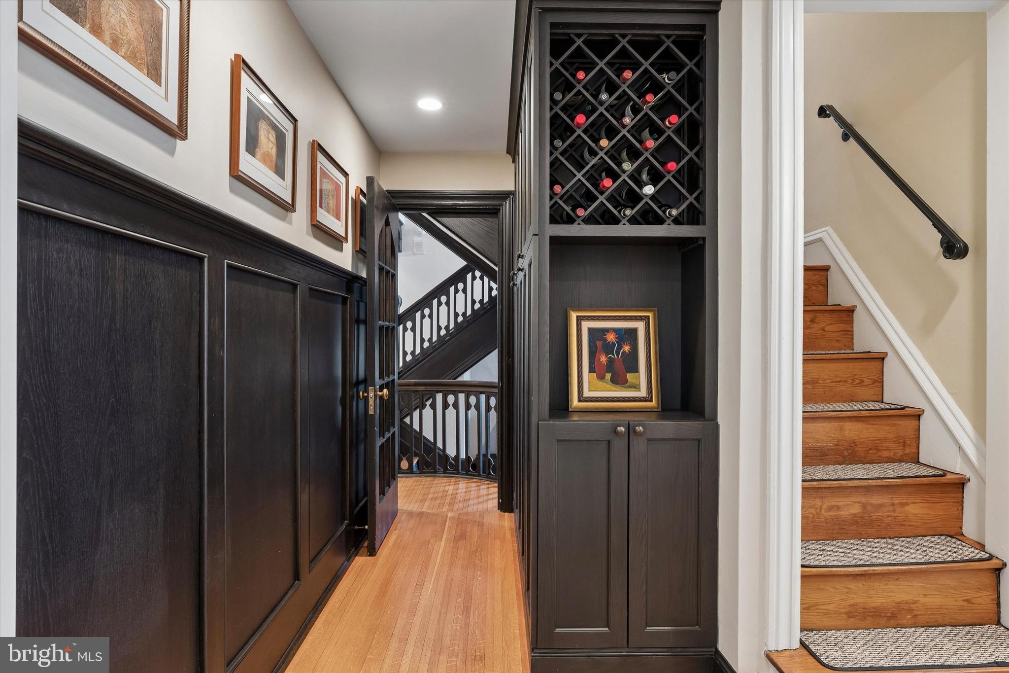 CHESTNUT HILL - Residential