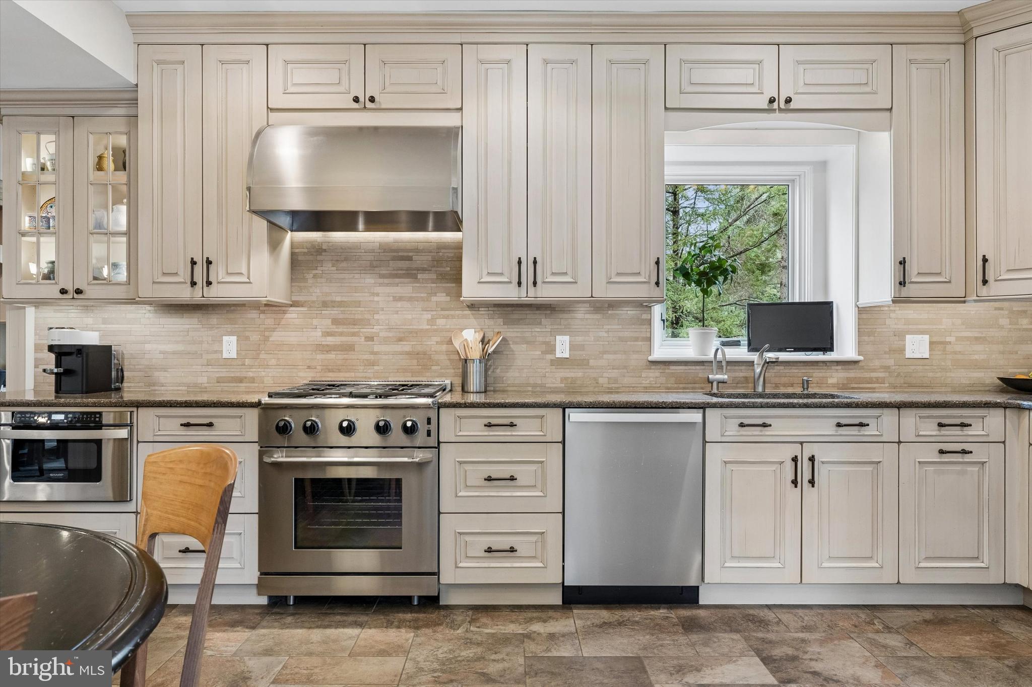 CHESTNUT HILL - Residential