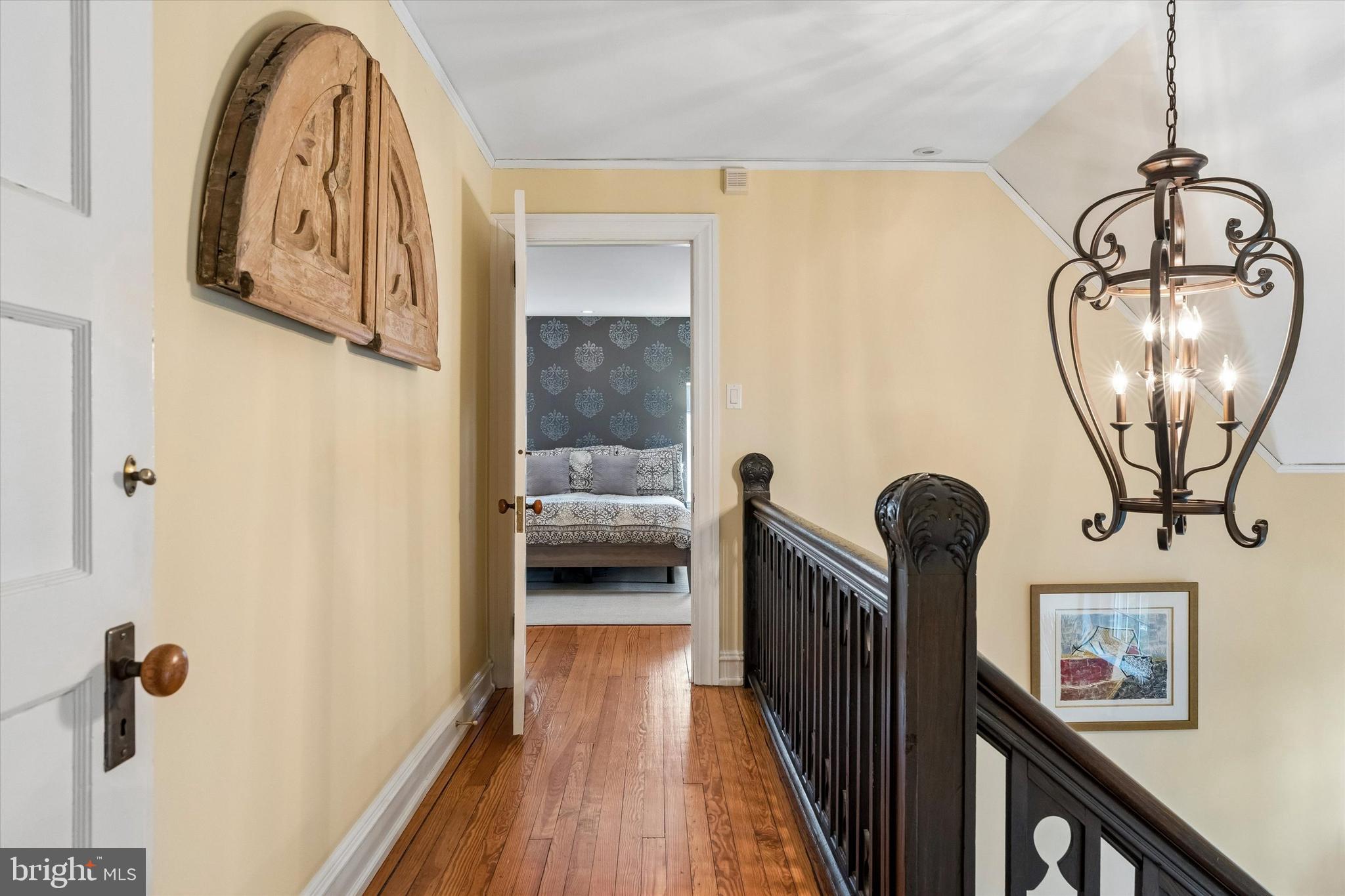 CHESTNUT HILL - Residential