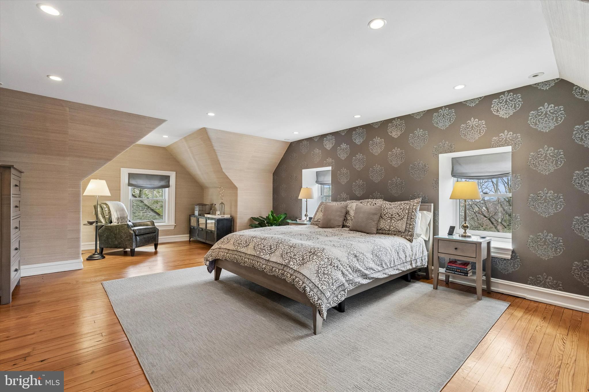 CHESTNUT HILL - Residential