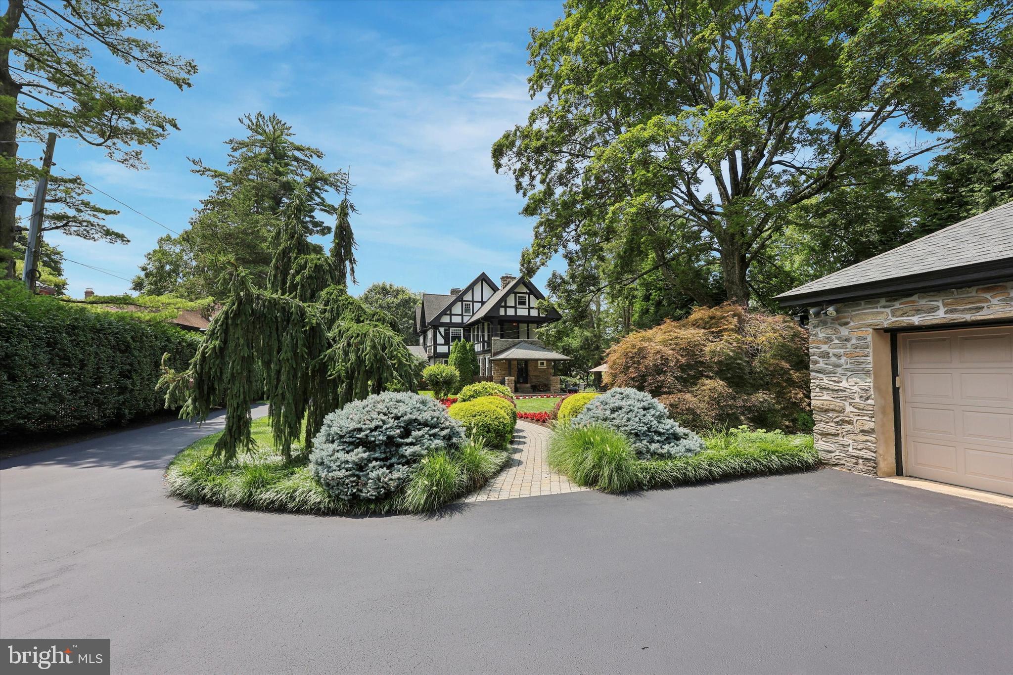 CHESTNUT HILL - Residential