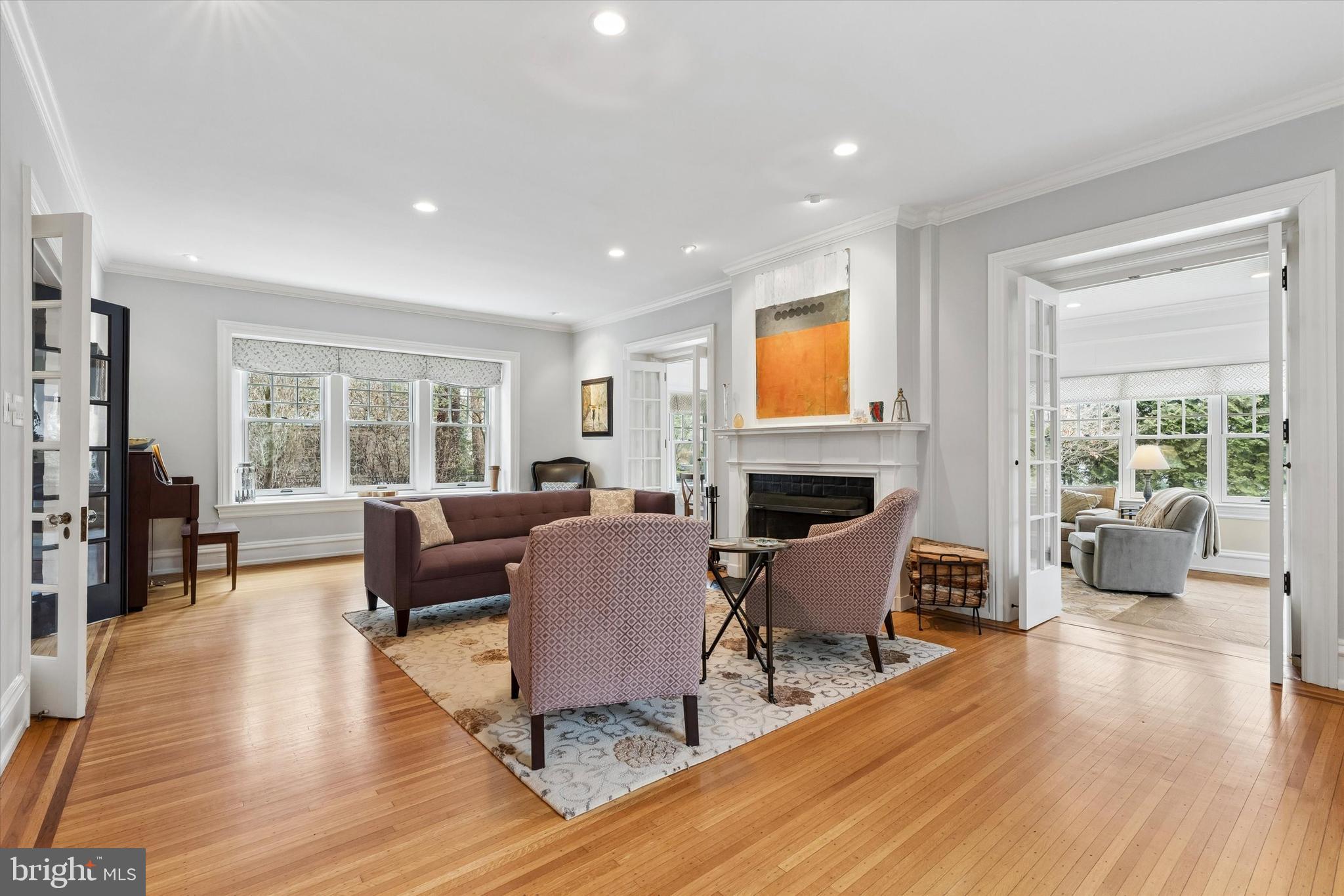 CHESTNUT HILL - Residential