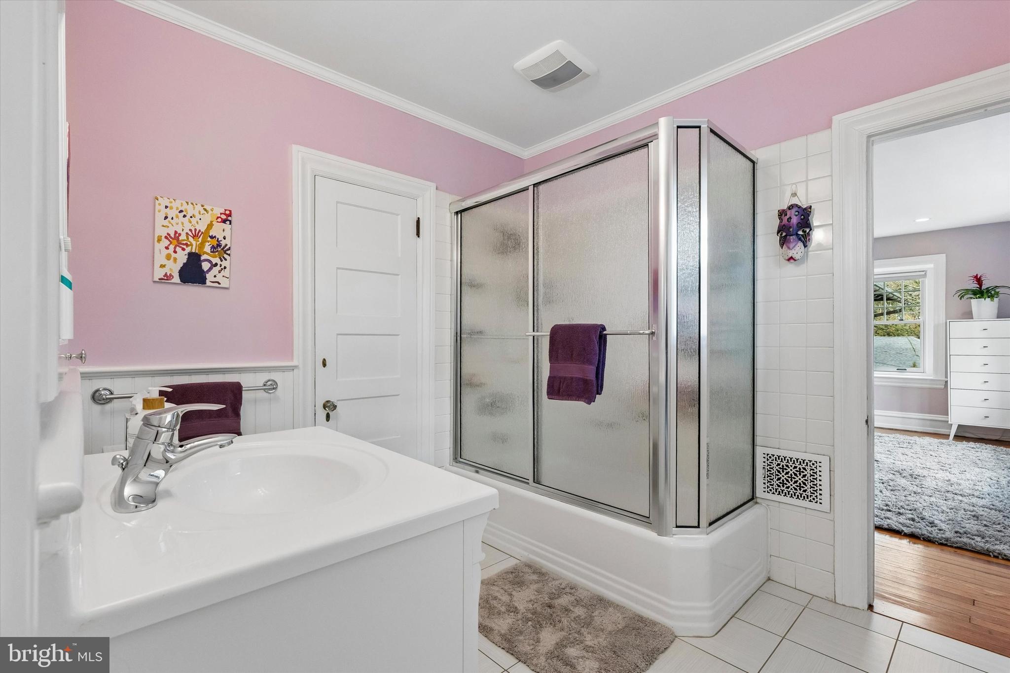 CHESTNUT HILL - Residential