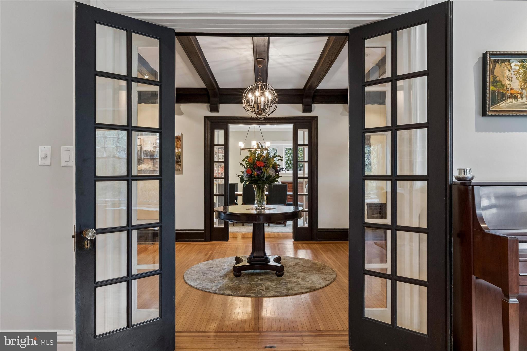 CHESTNUT HILL - Residential