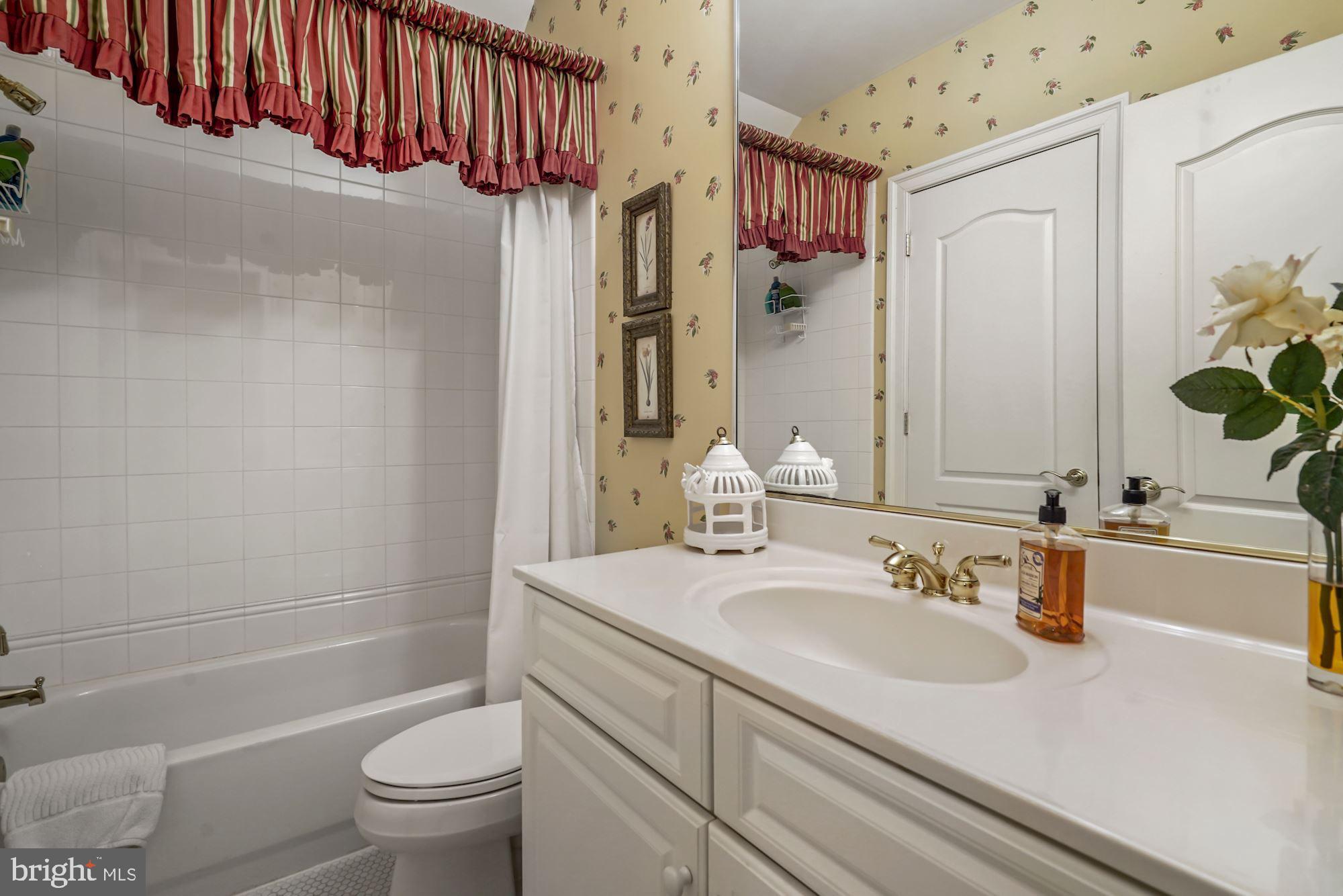 SADDLE RIDGE - Residential