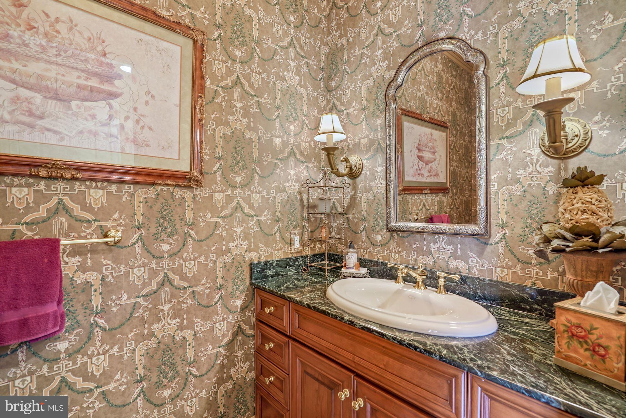 SADDLE RIDGE - Residential