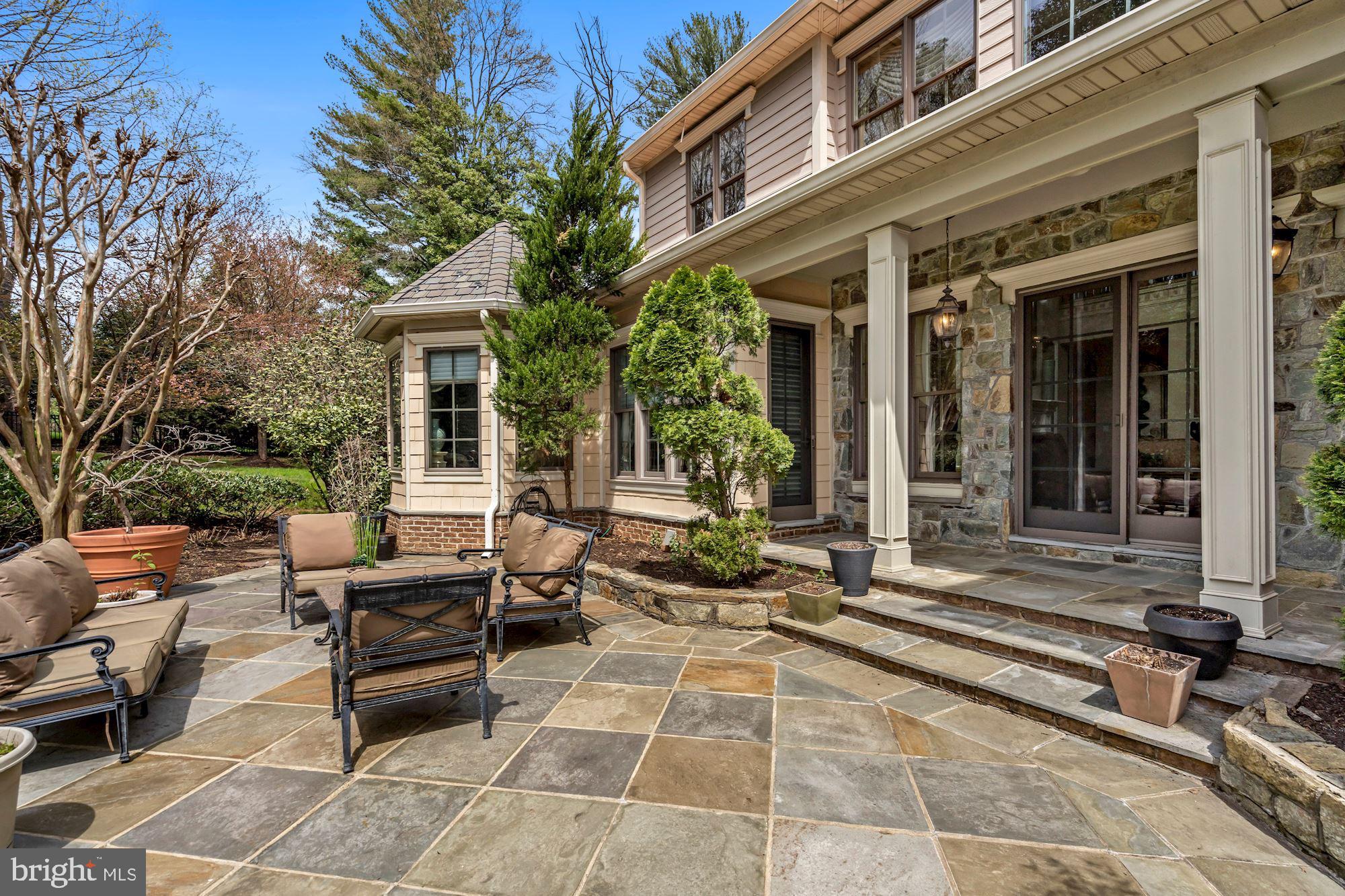 SADDLE RIDGE - Residential