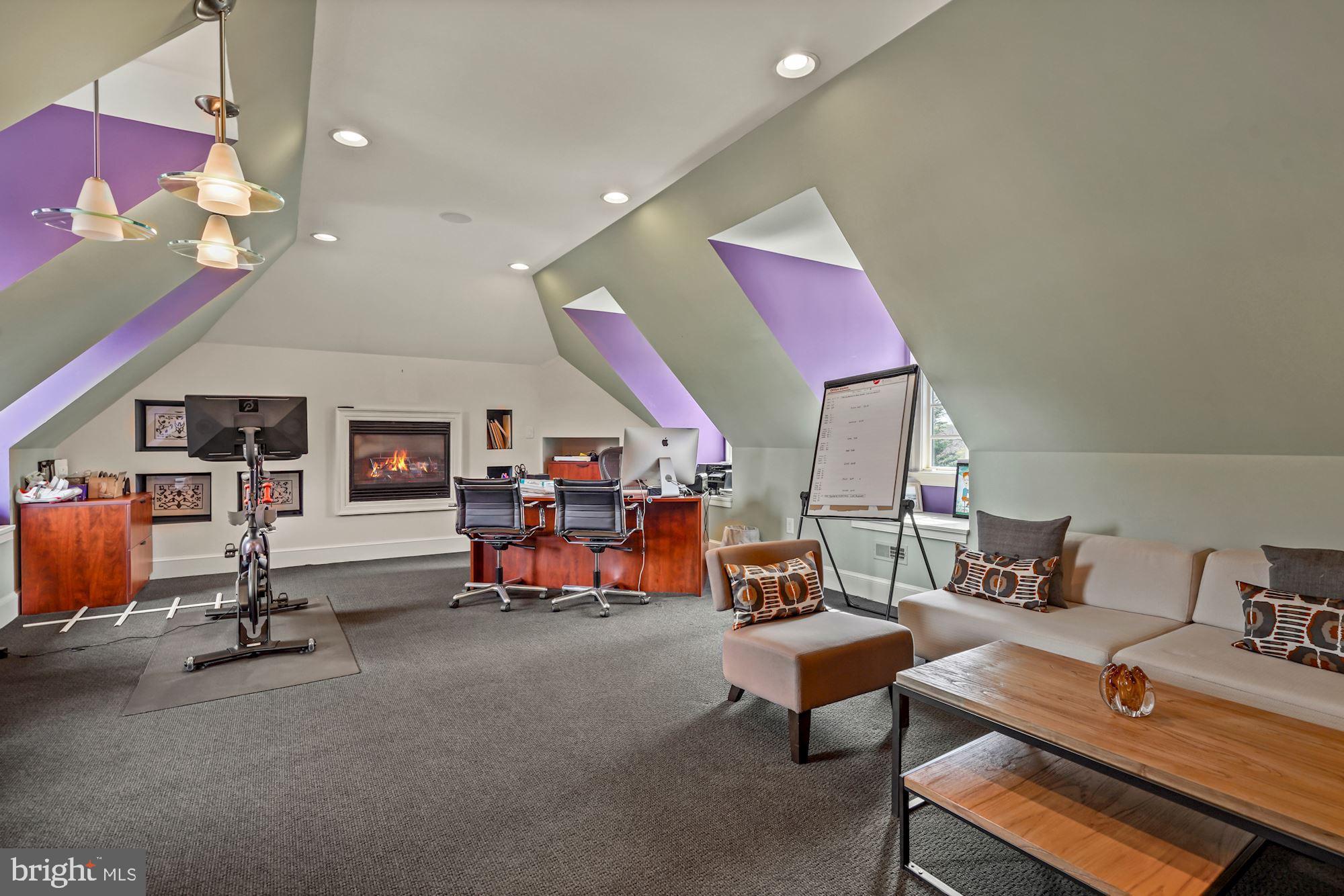 SADDLE RIDGE - Residential