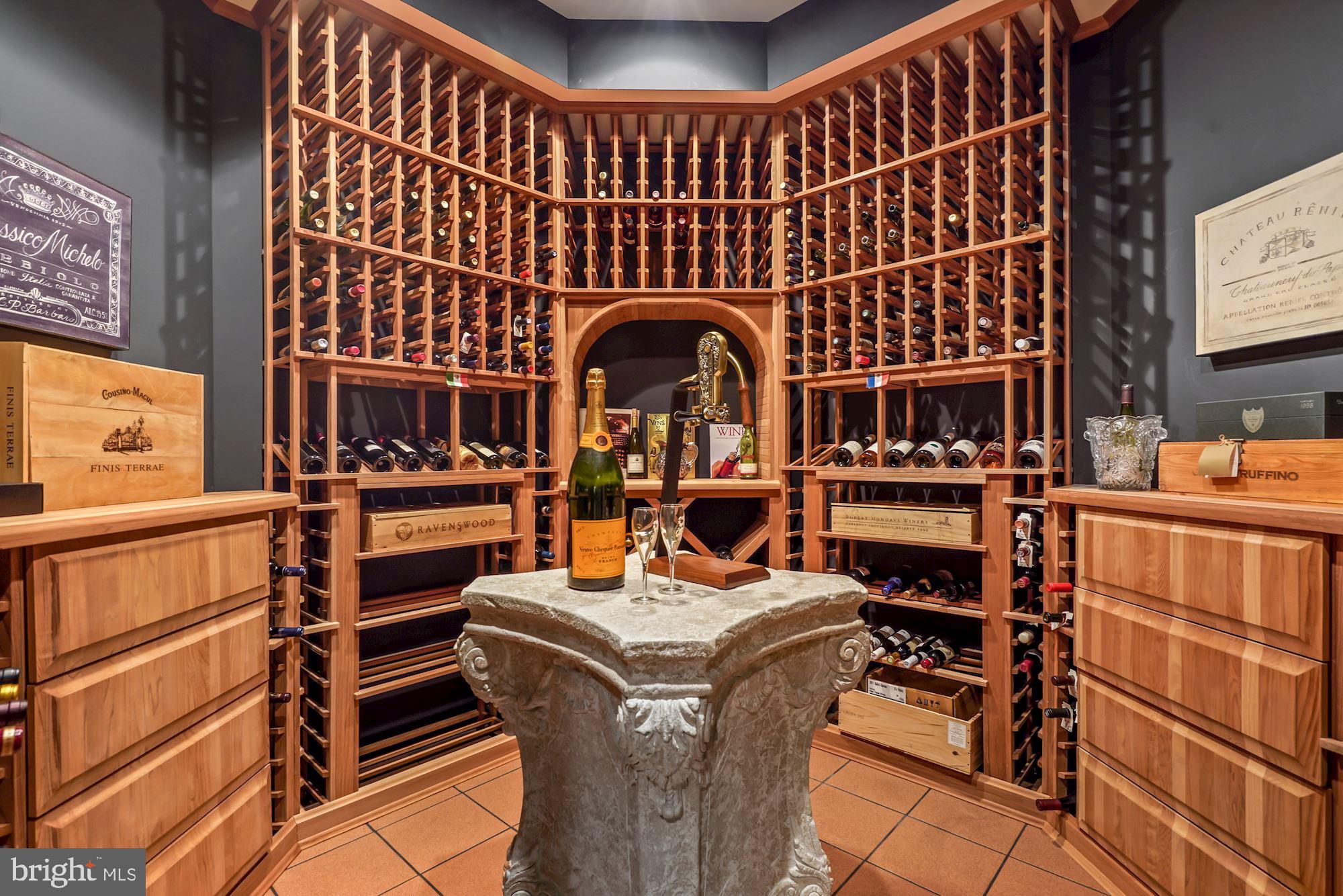 SADDLE RIDGE - Residential