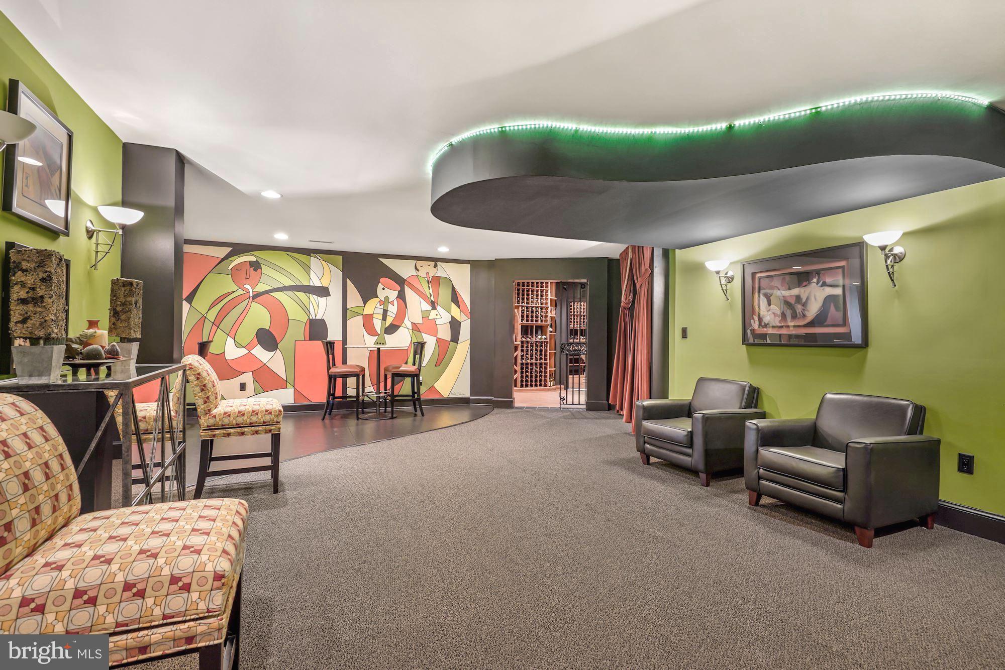 SADDLE RIDGE - Residential