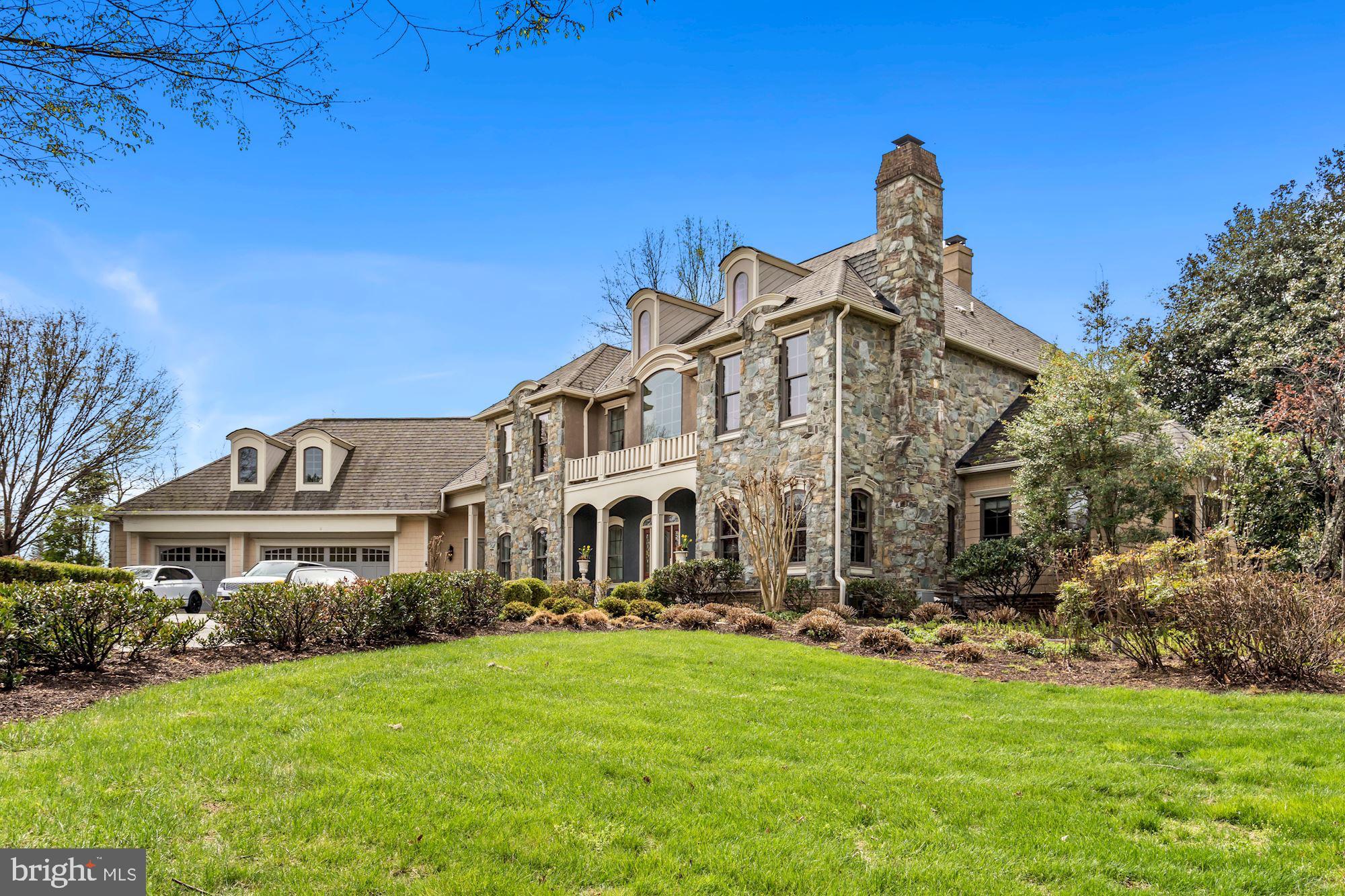 SADDLE RIDGE - Residential