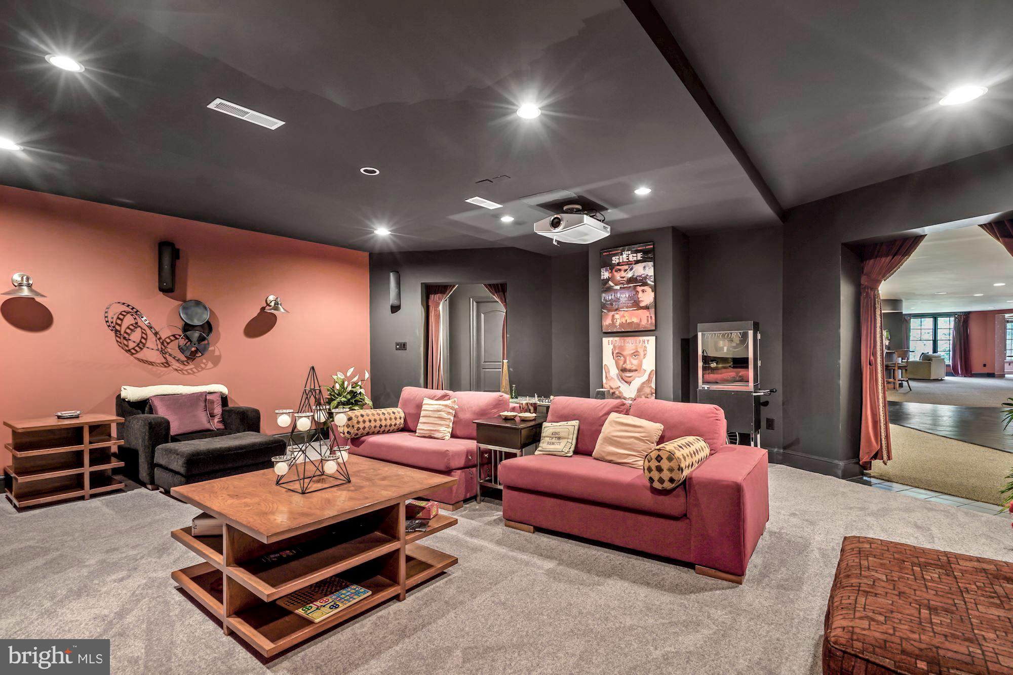 SADDLE RIDGE - Residential