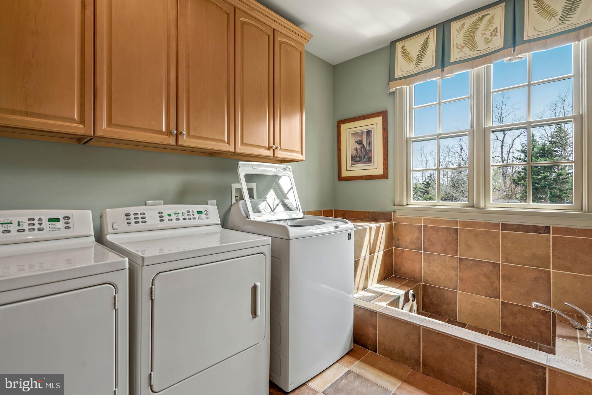 SADDLE RIDGE - Residential