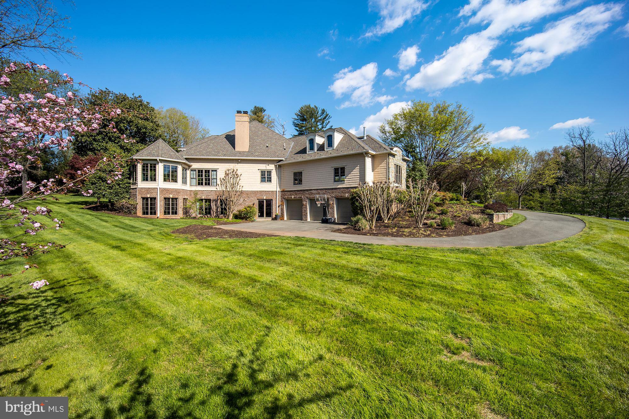 SADDLE RIDGE - Residential