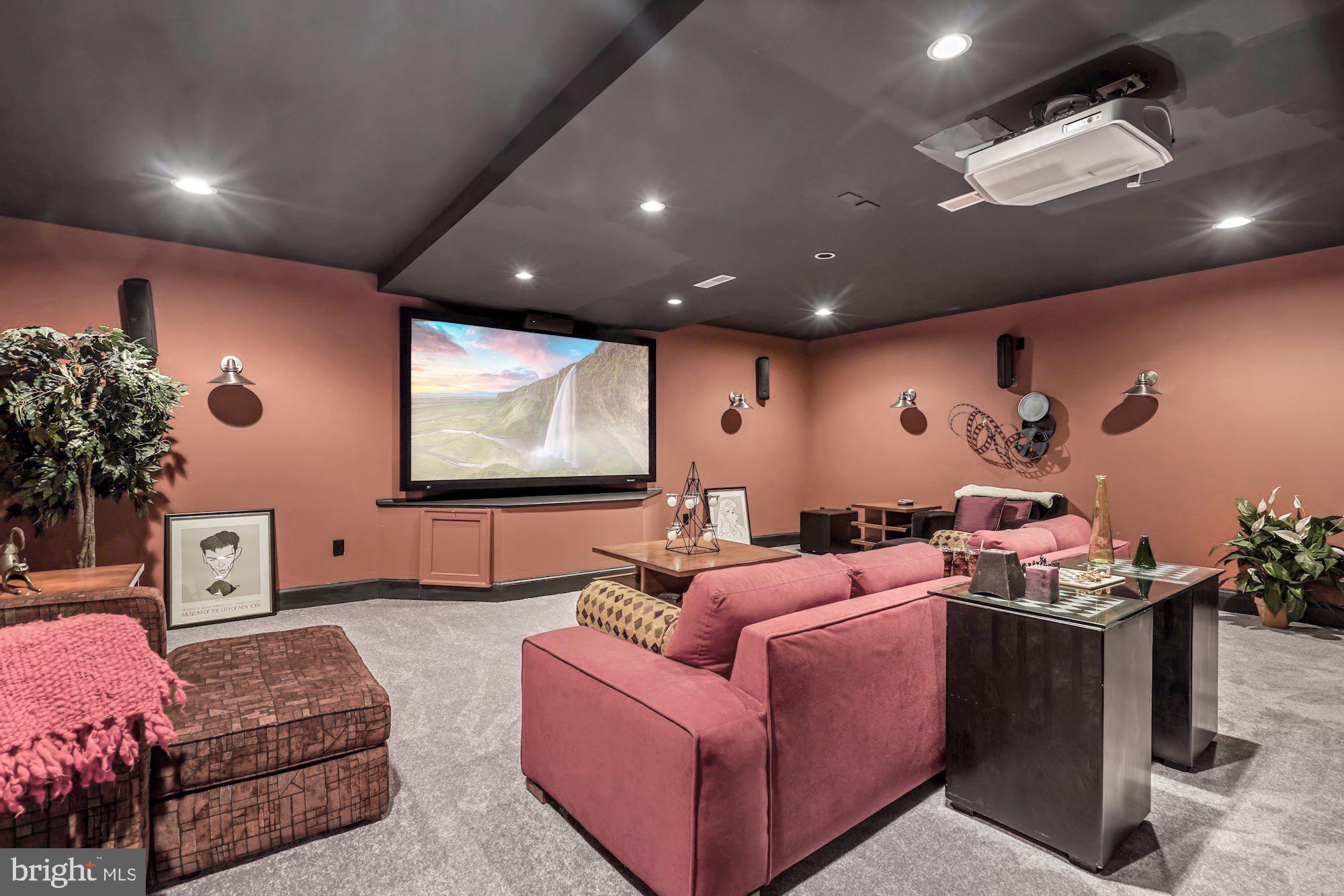 SADDLE RIDGE - Residential