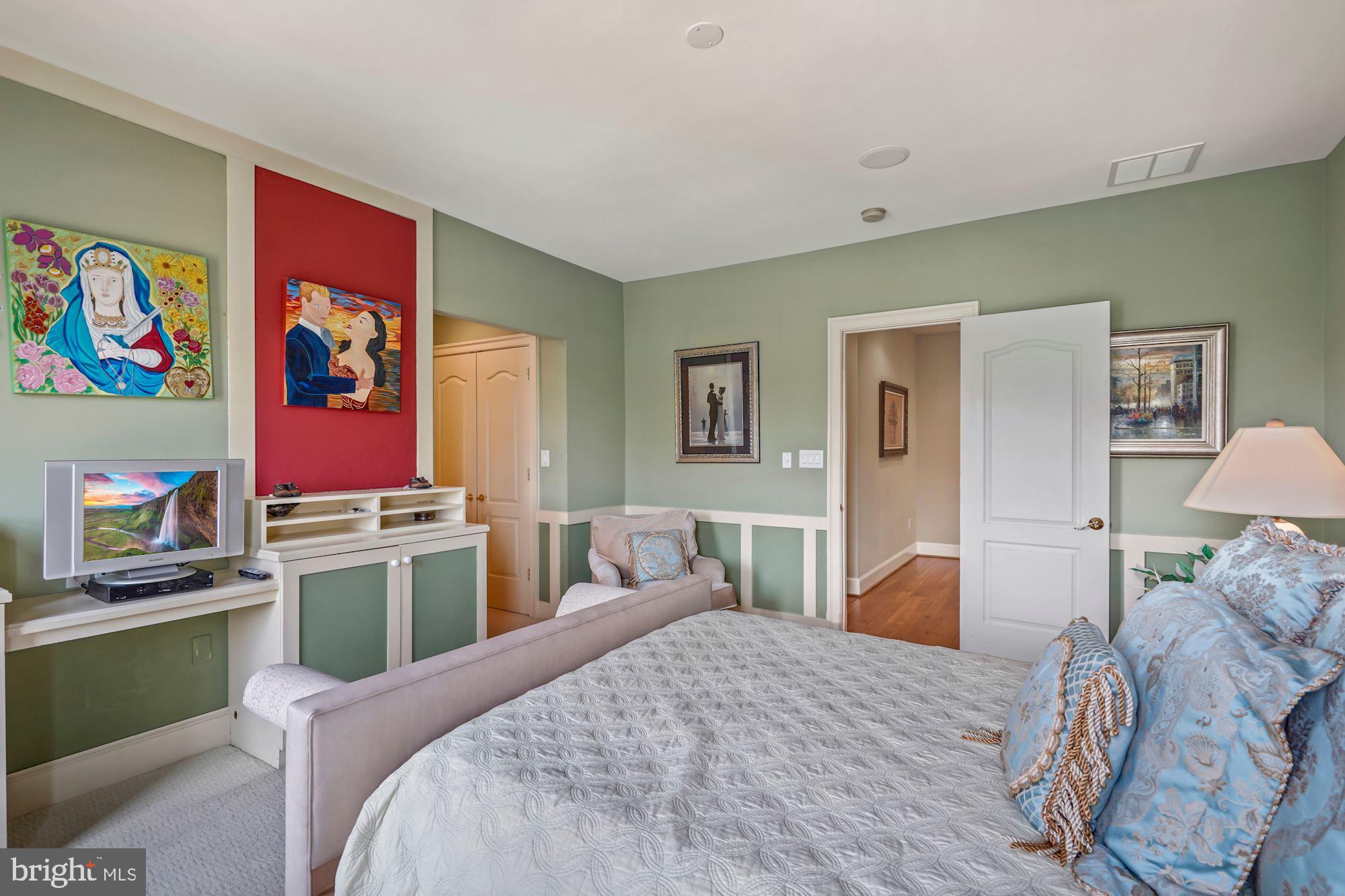 SADDLE RIDGE - Residential