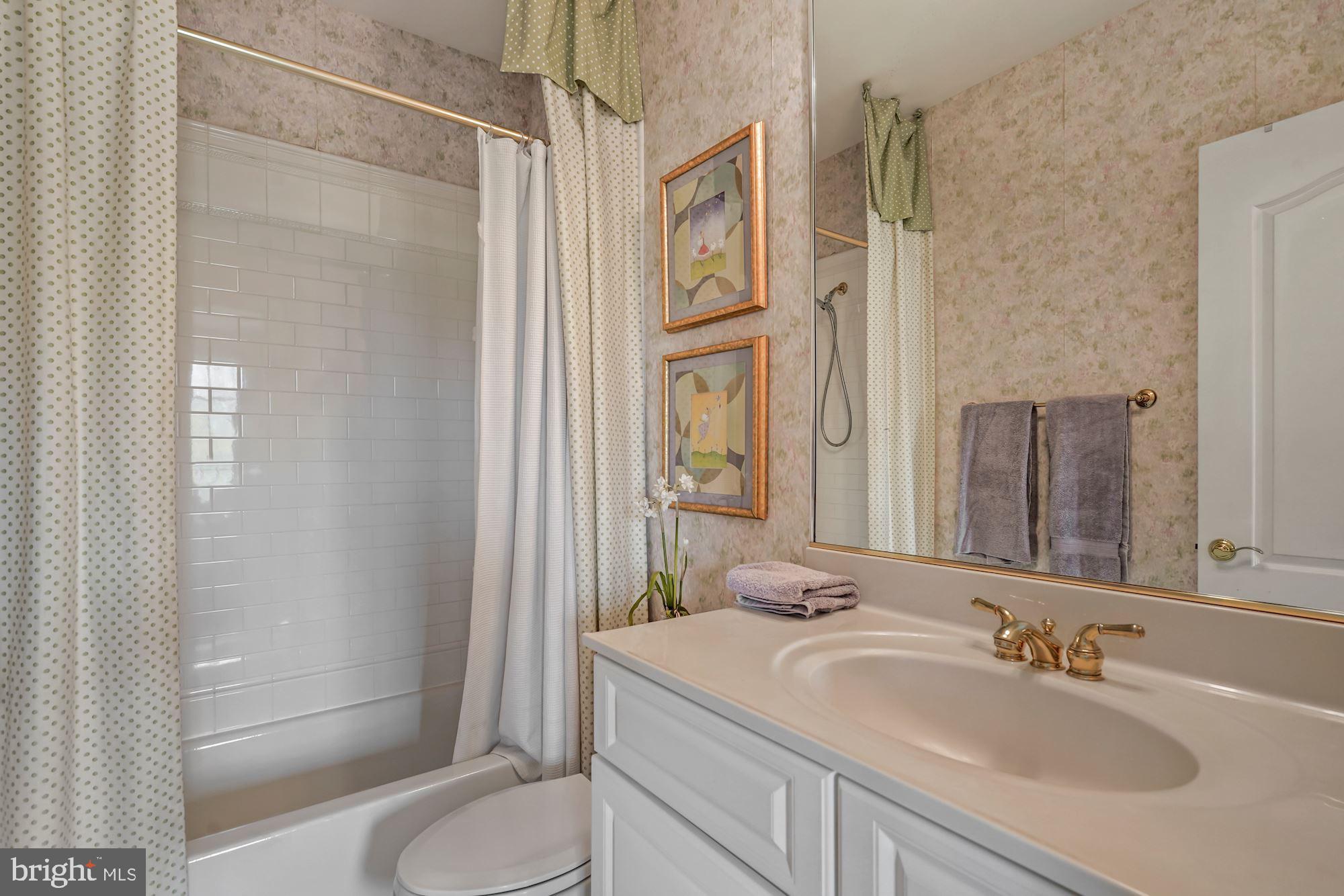 SADDLE RIDGE - Residential