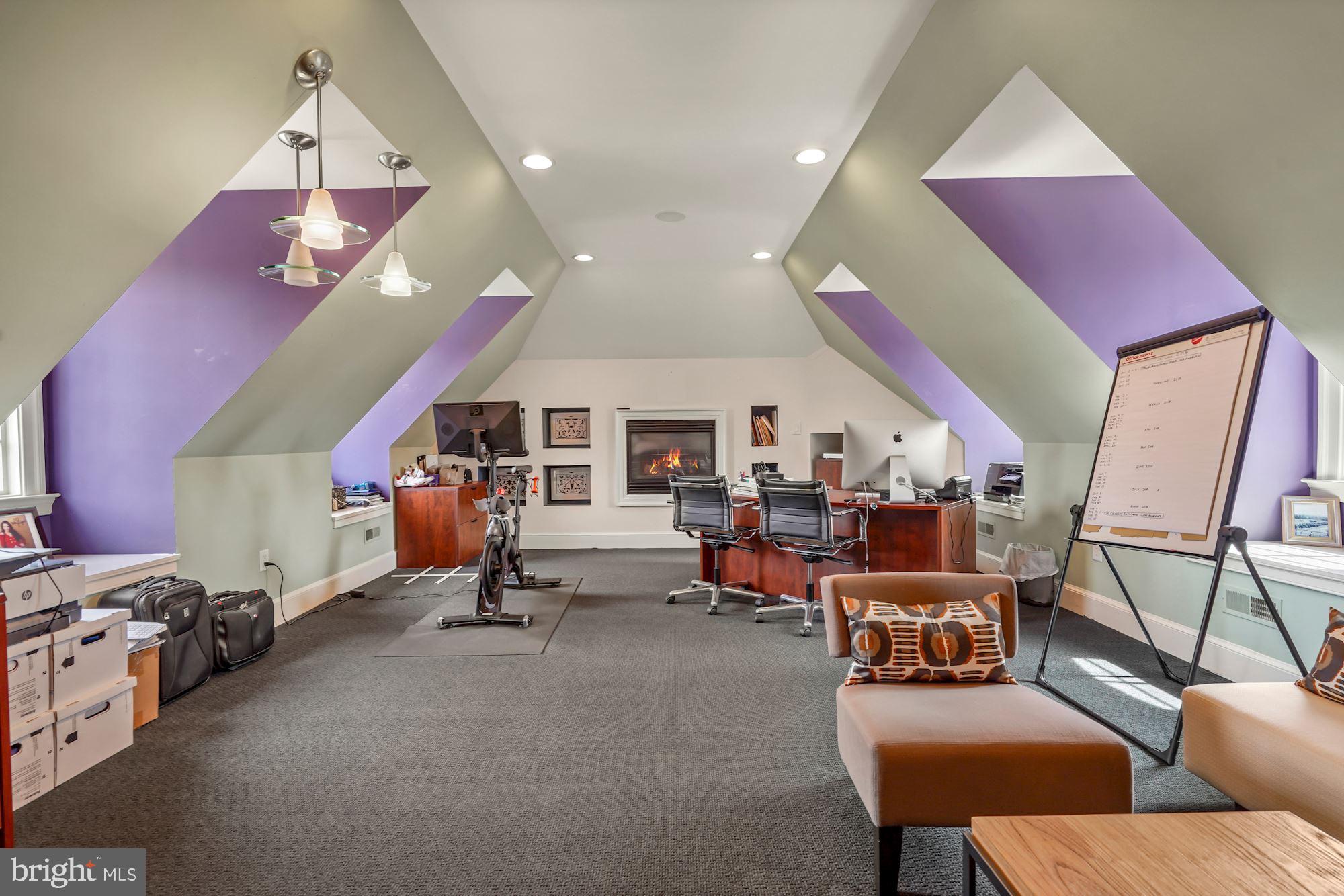 SADDLE RIDGE - Residential